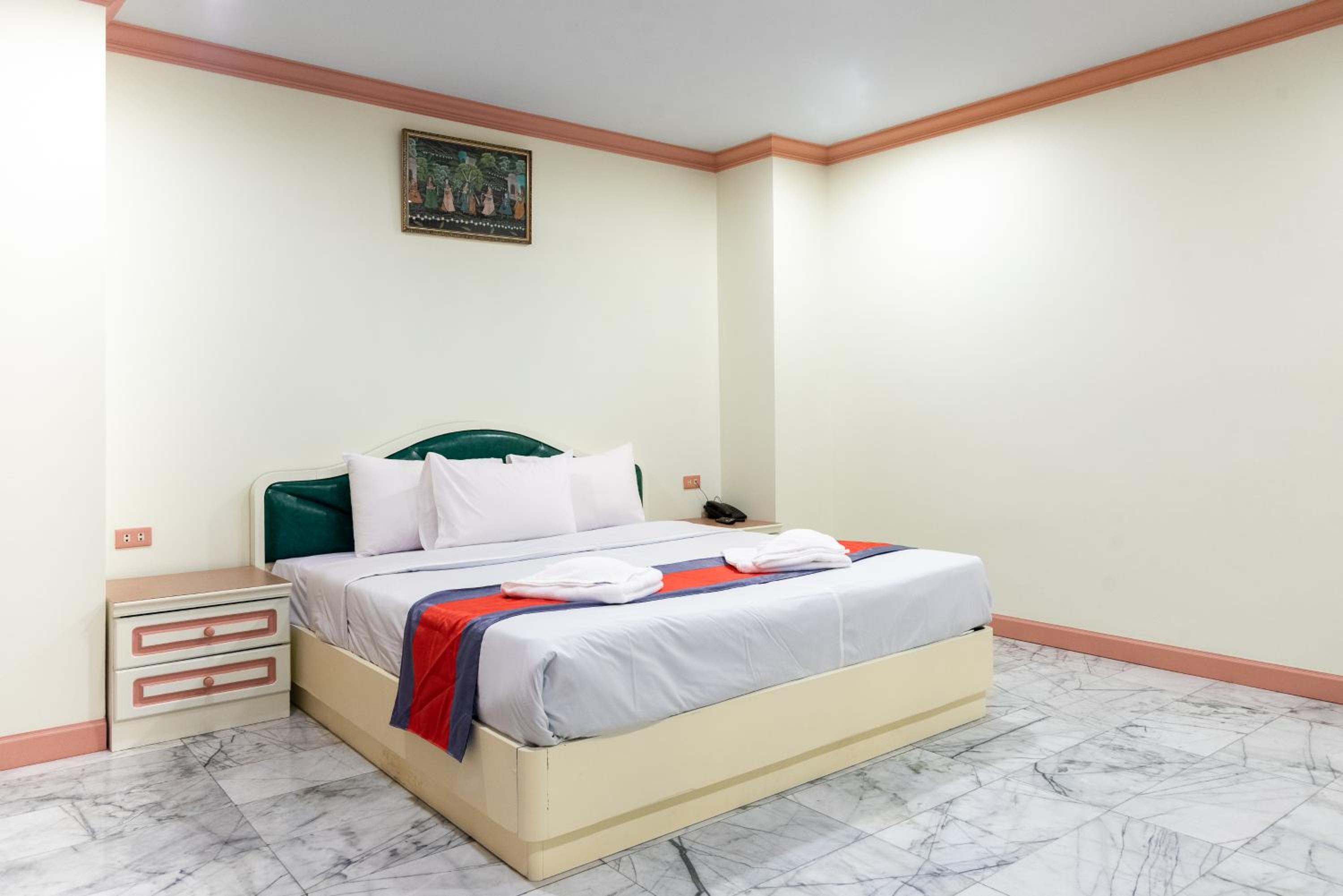 Deluxe Double Room with Balcony photo 1