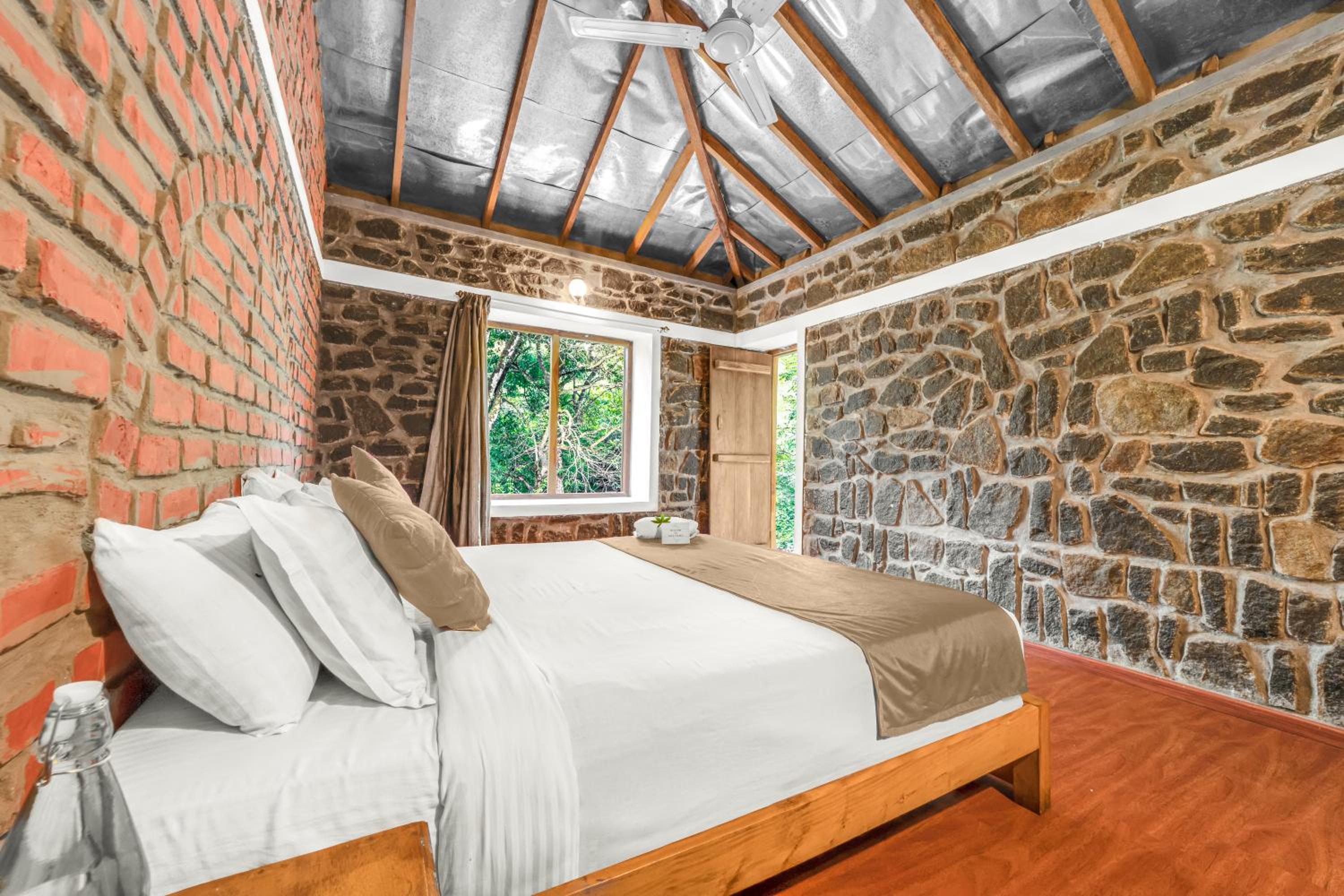 LUXURY VALLEY VIEW COTTAGE photo 2
