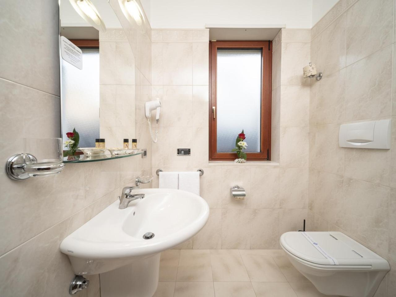 Double Room - Photo 38