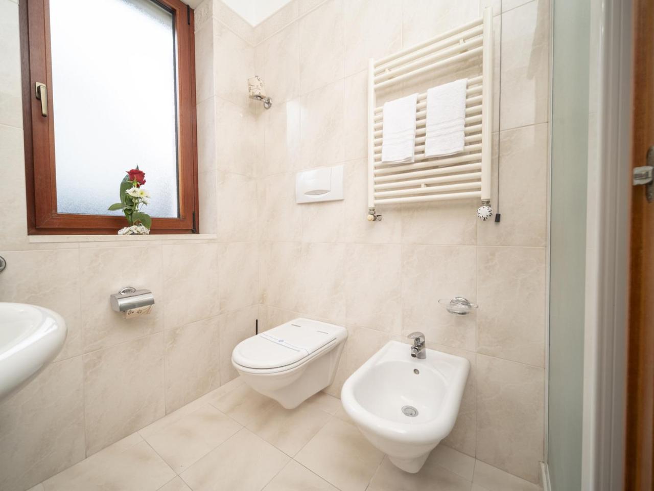 Double Room - Photo 35