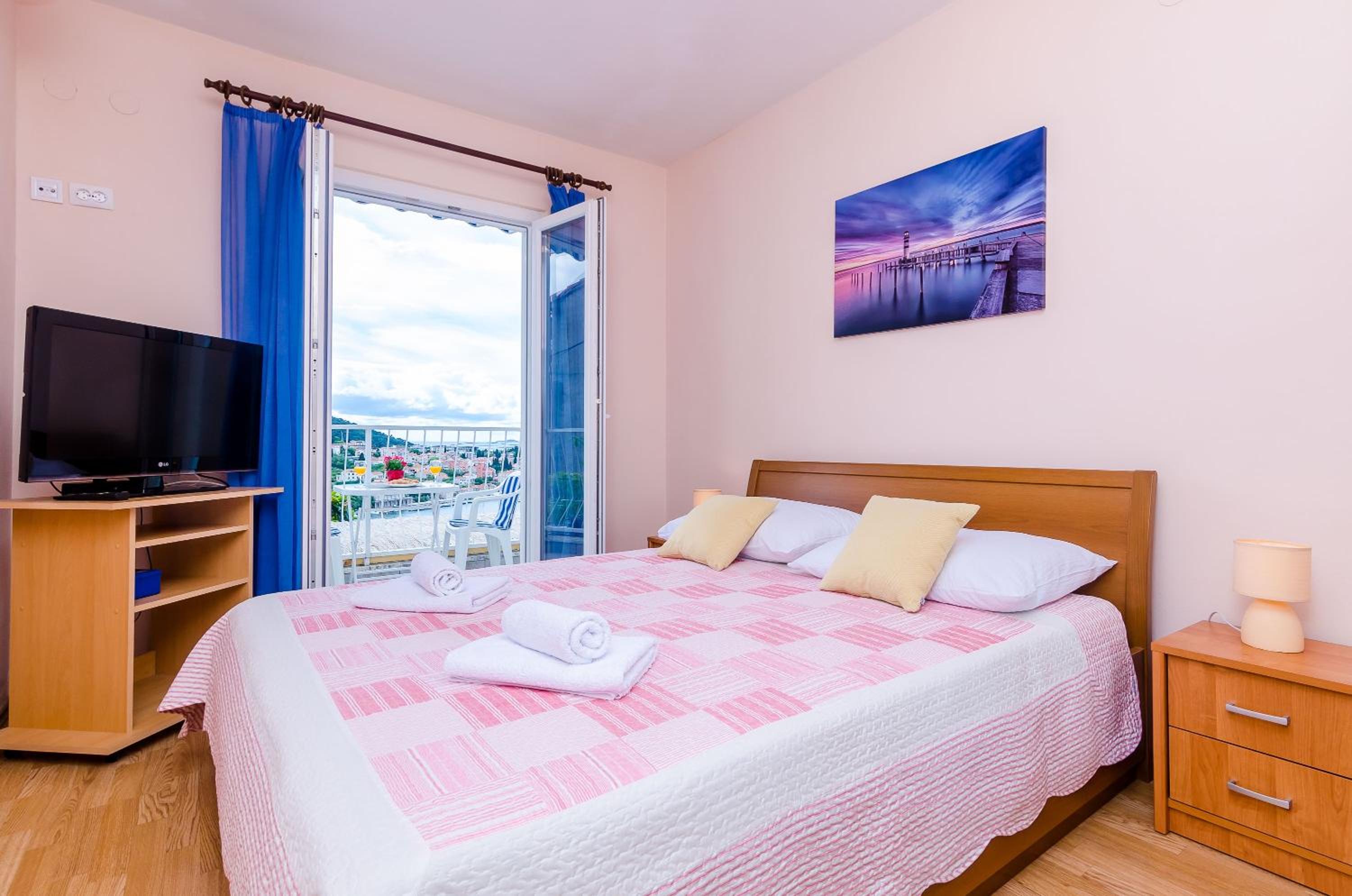 Superior One Bedroom Apartment with Balcony and Sea View