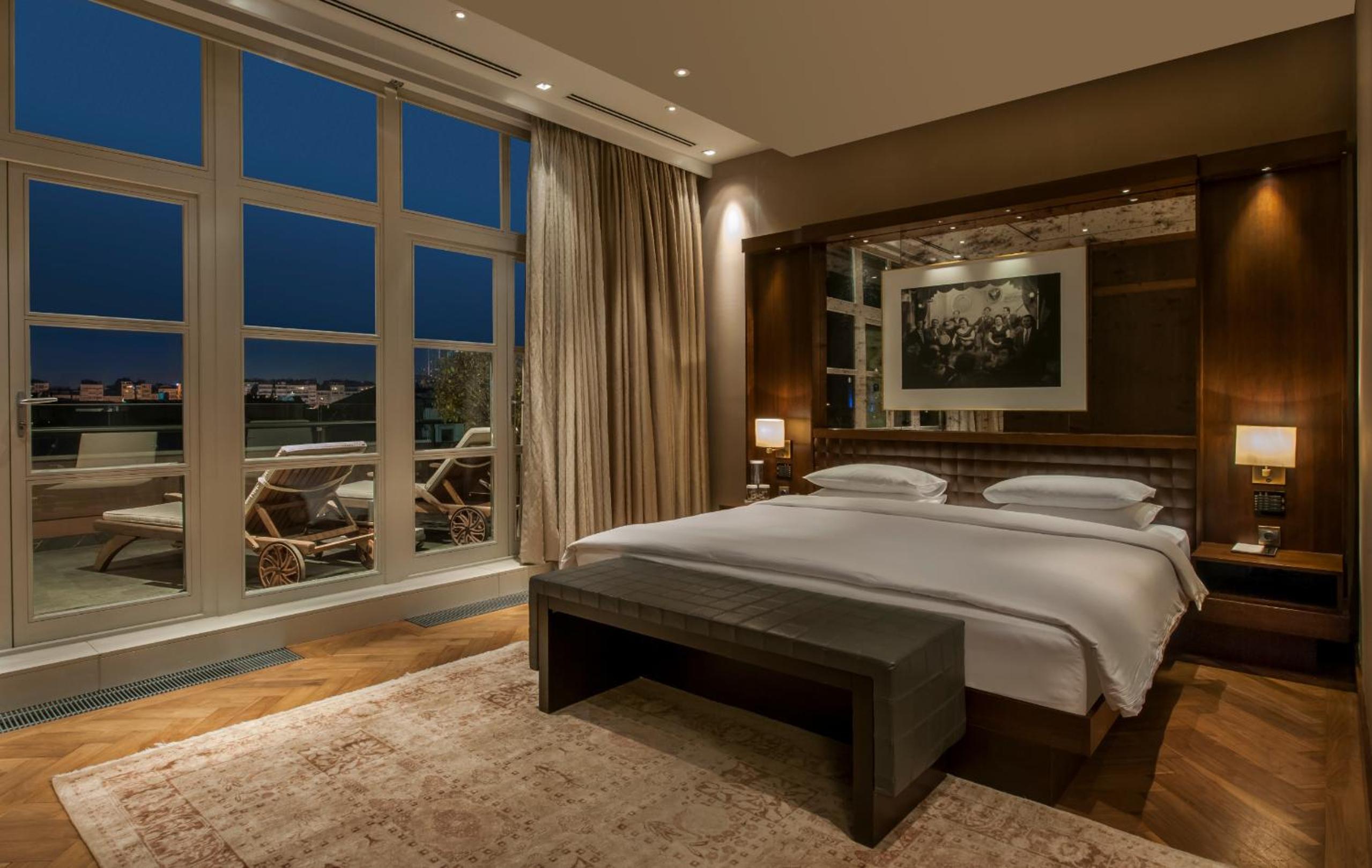 Diplomatic Suite