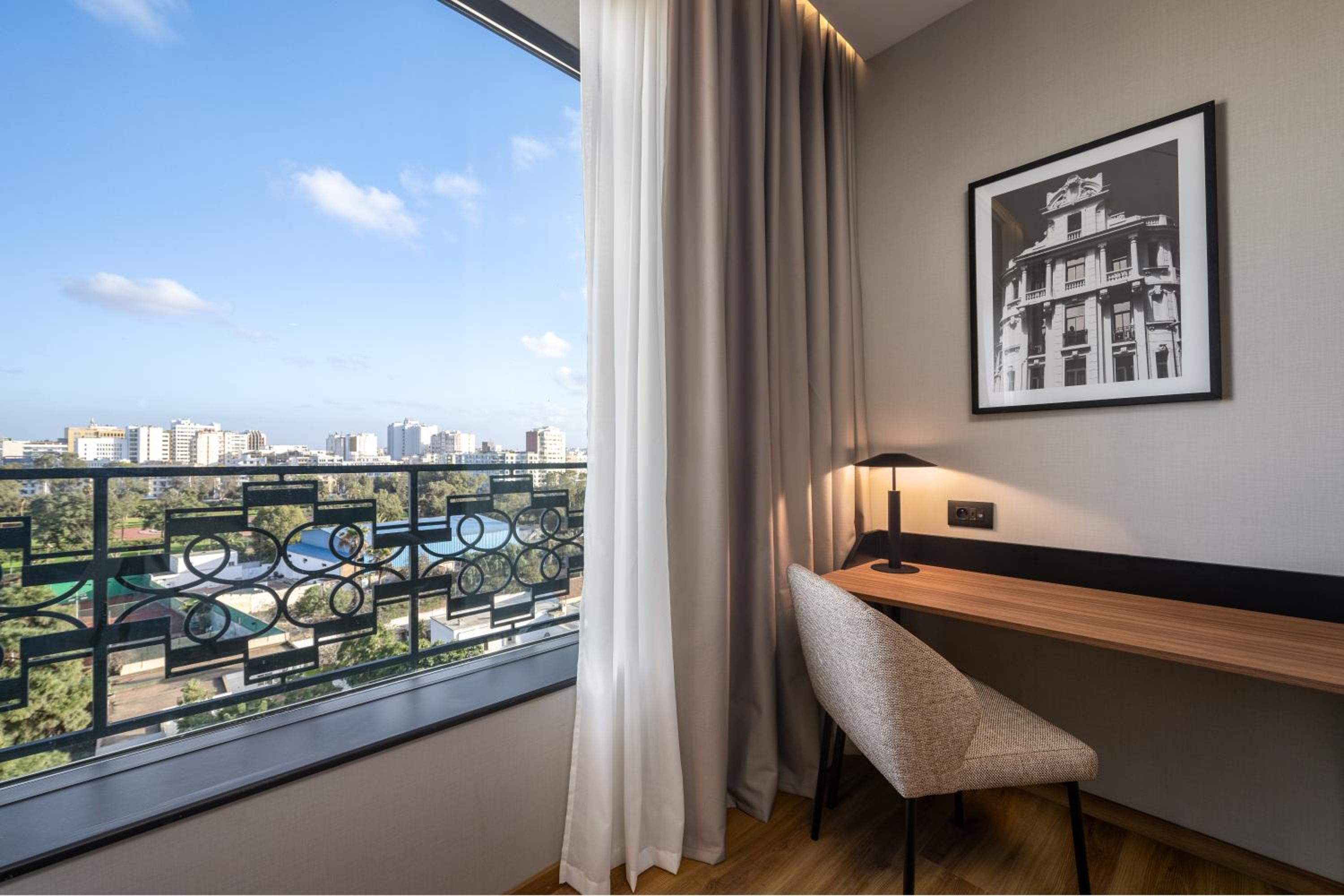 Premium Room - Skyline & Park View - Photo 5