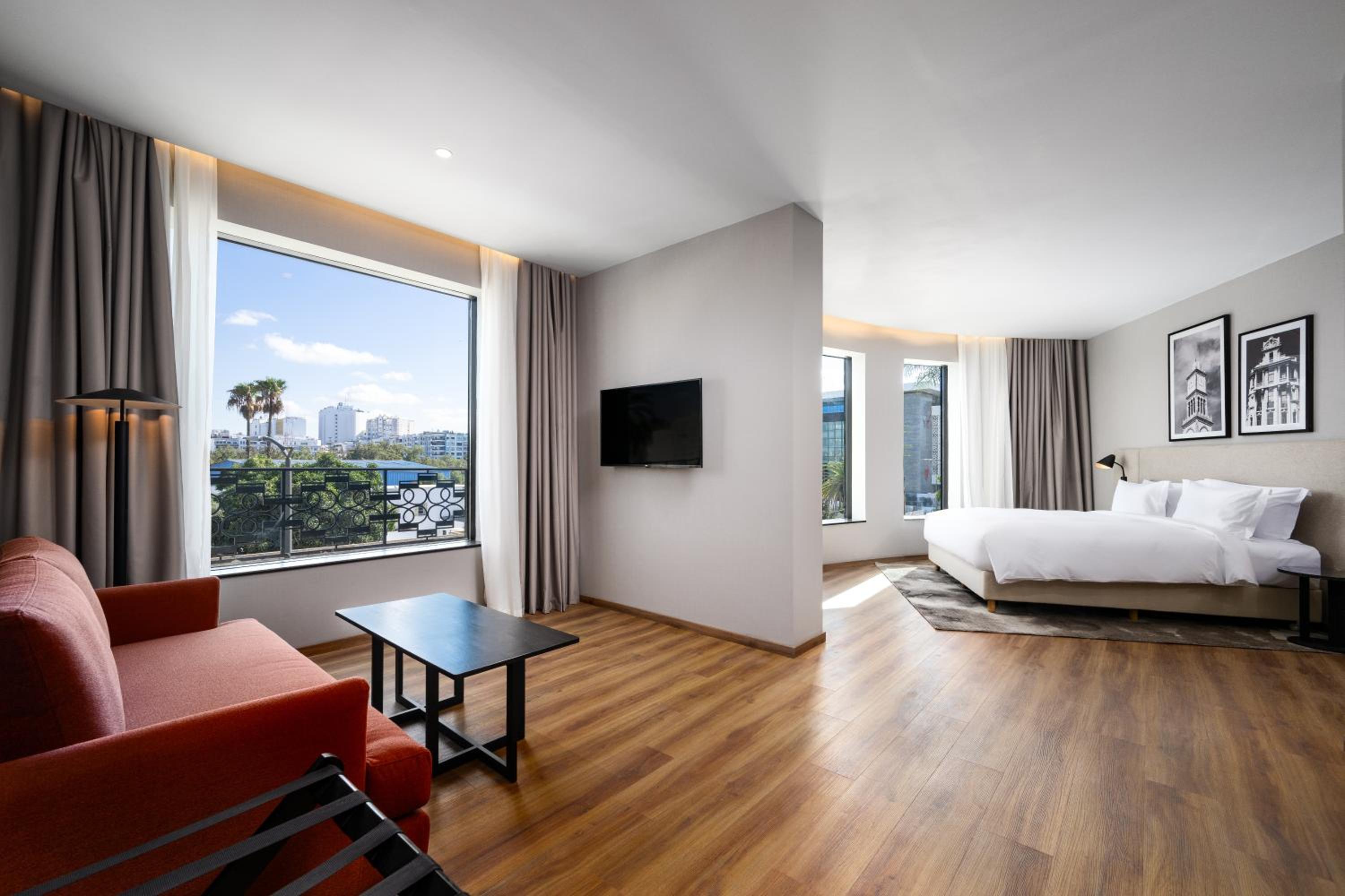 One Bedroom Suite - Park View - Photo 4