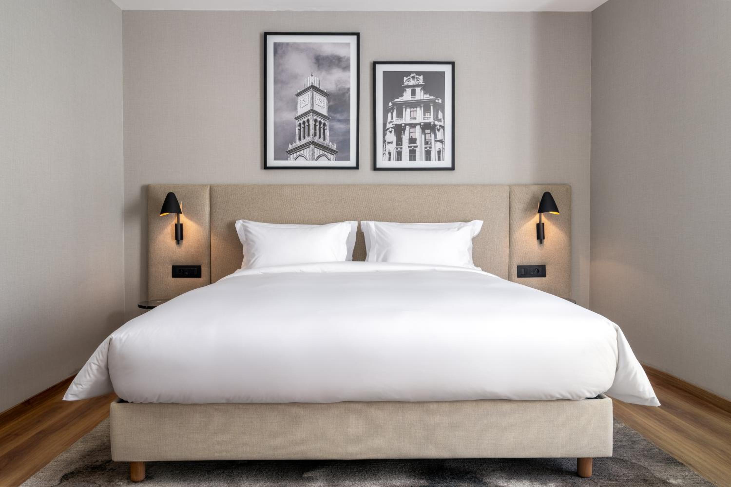 Superior Room - Skyline - Photo 6