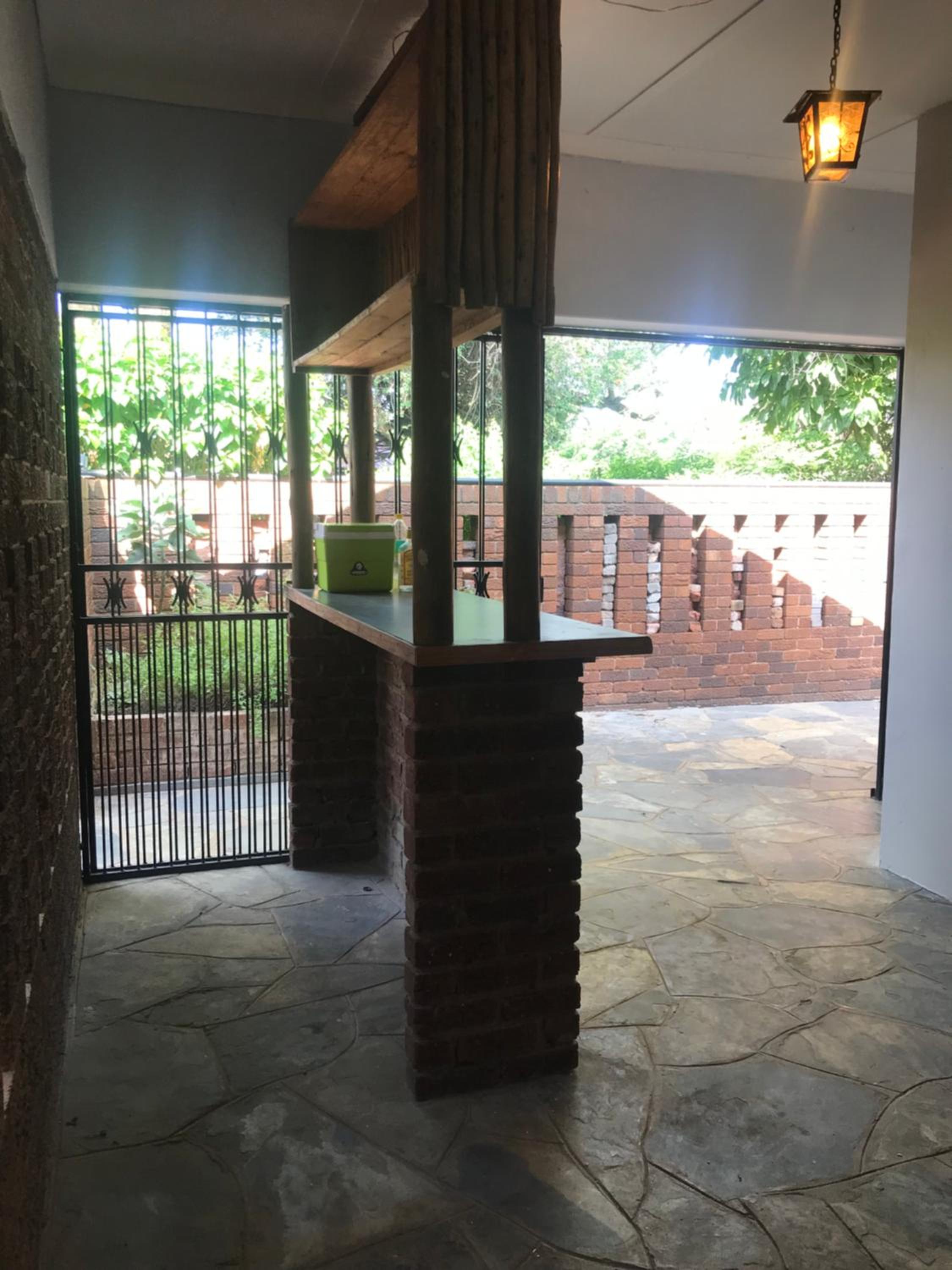 Double Room with Park View - Photo 16