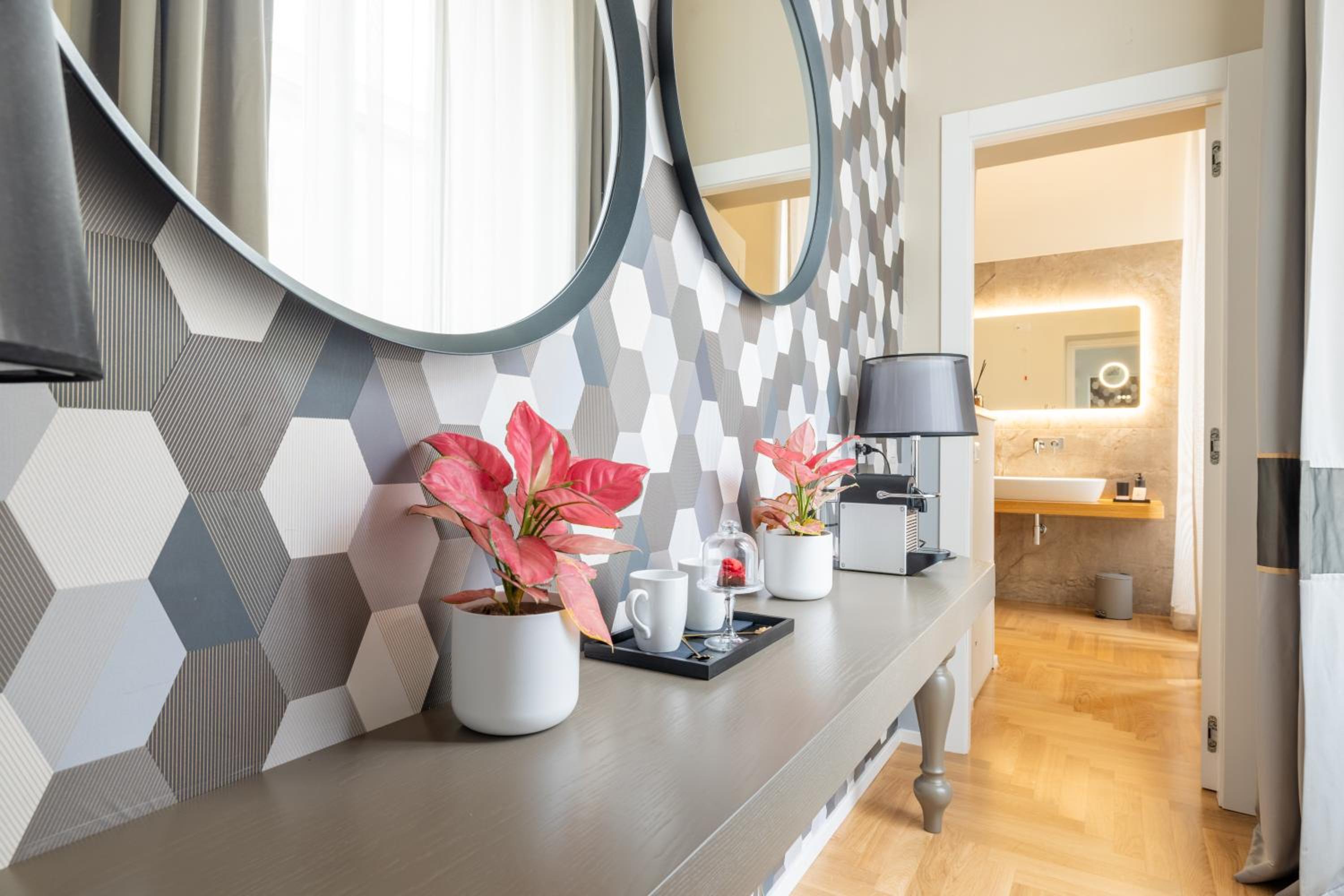 Double Room with Private Bathroom photo 3
