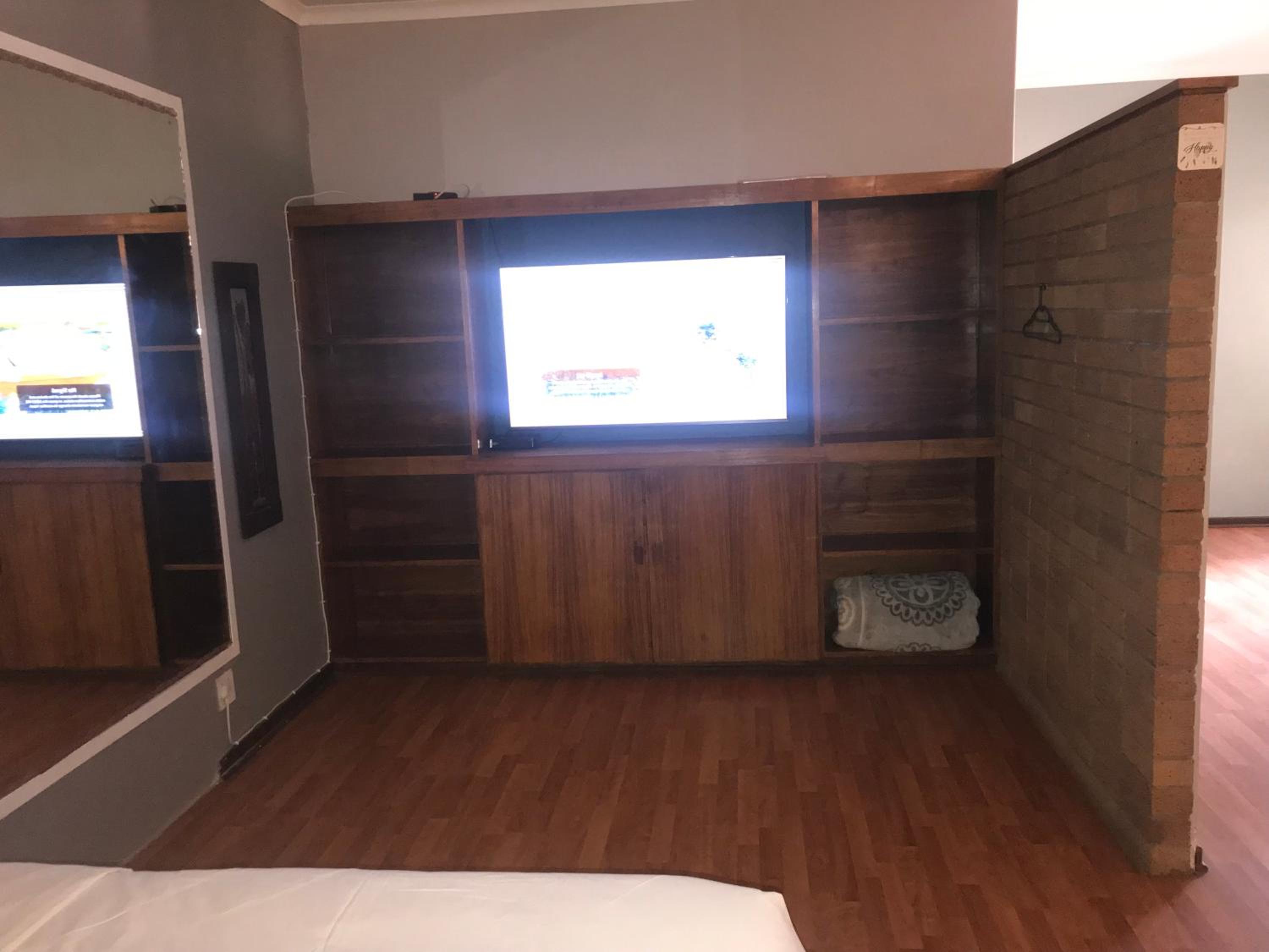 Double Room with Park View - Photo 11