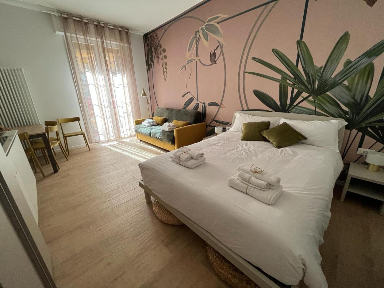 Studio Apartment with Balcony