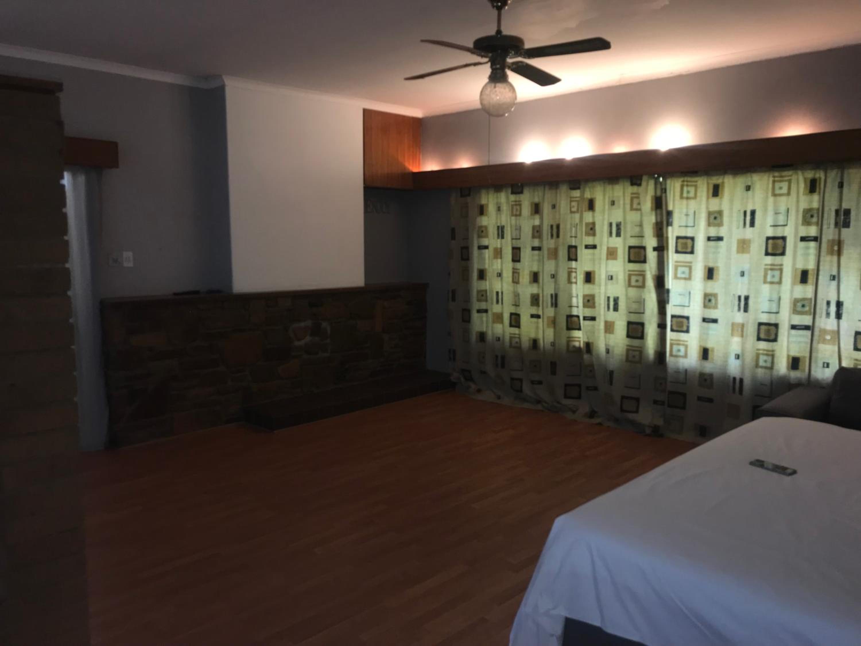 Double Room with Park View - Photo 10