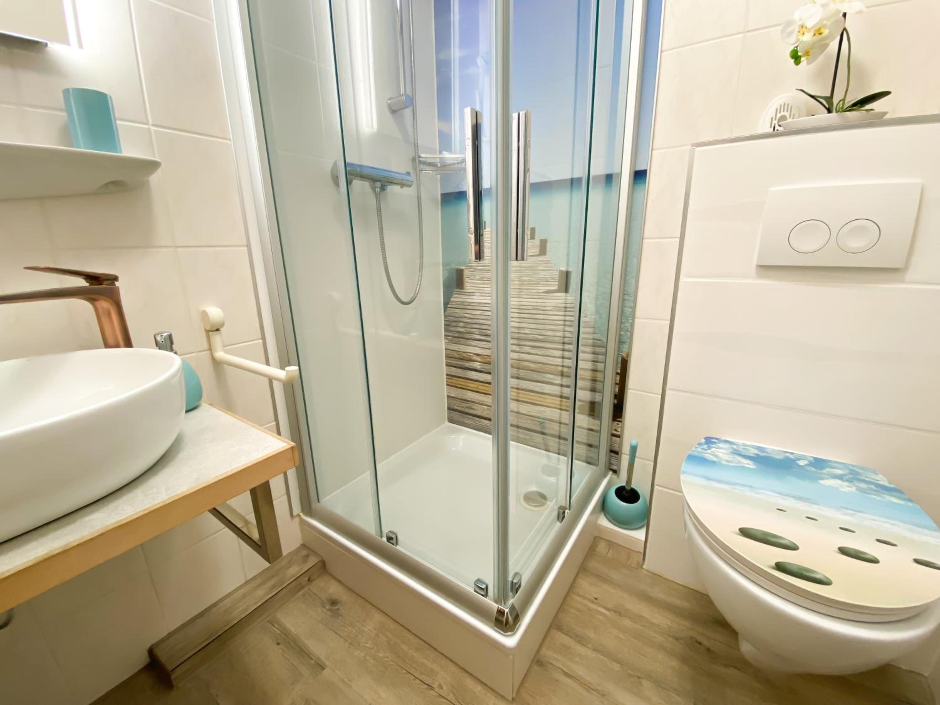 One-Bedroom Apartment - Photo 6