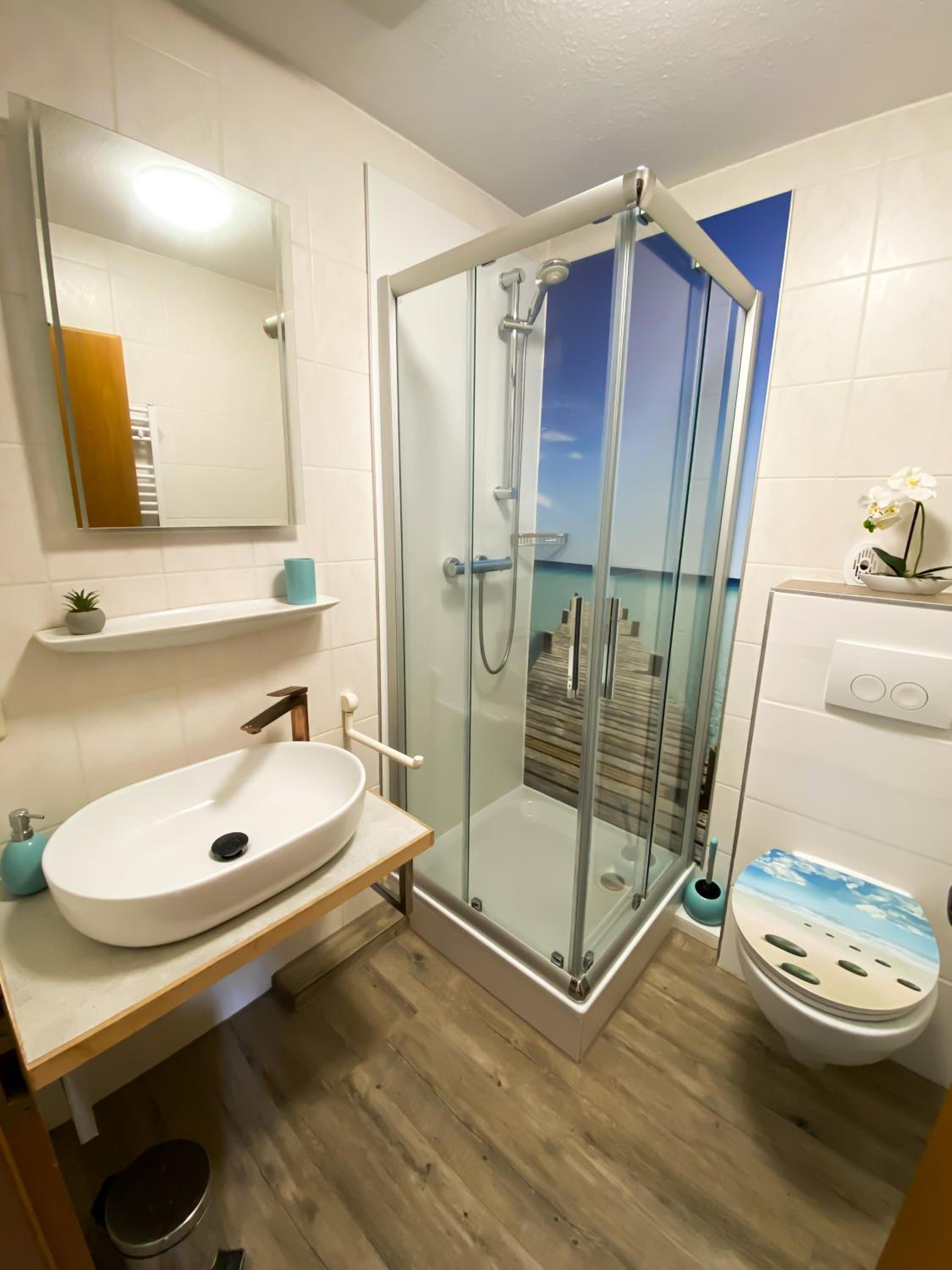 One-Bedroom Apartment - Photo 2