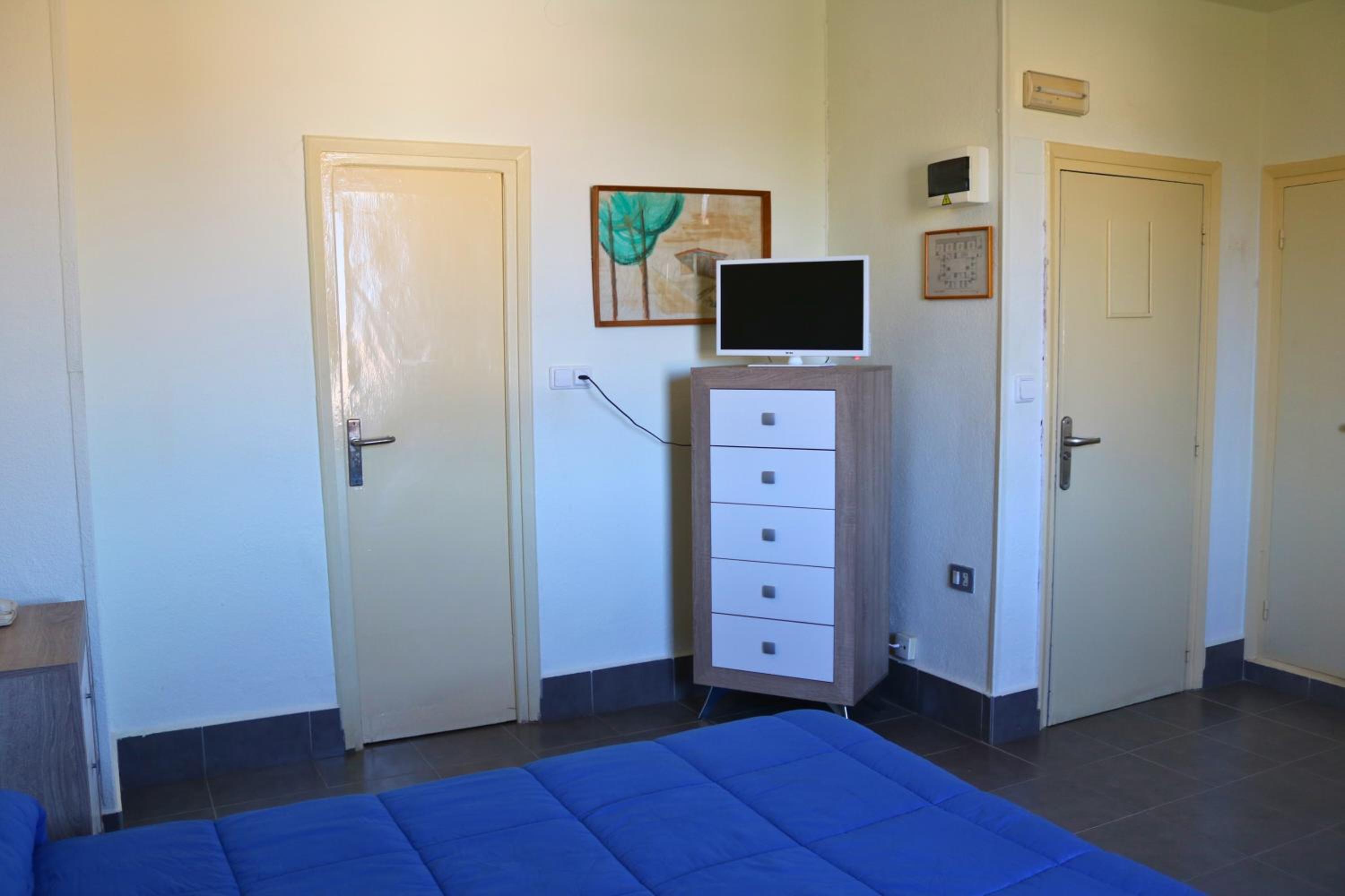 Double or Twin Room - Photo 10