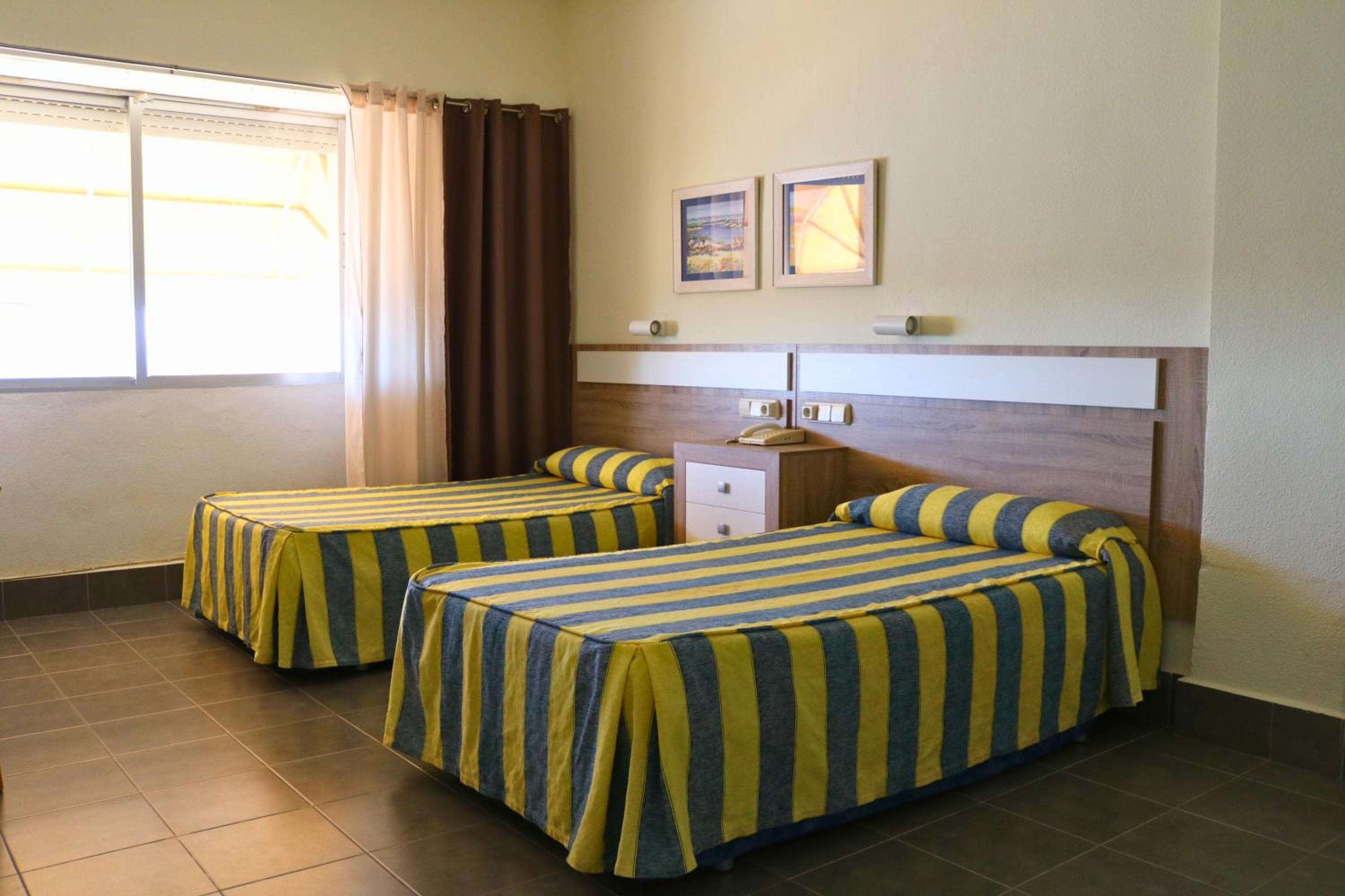 Double or Twin Room - Photo 8
