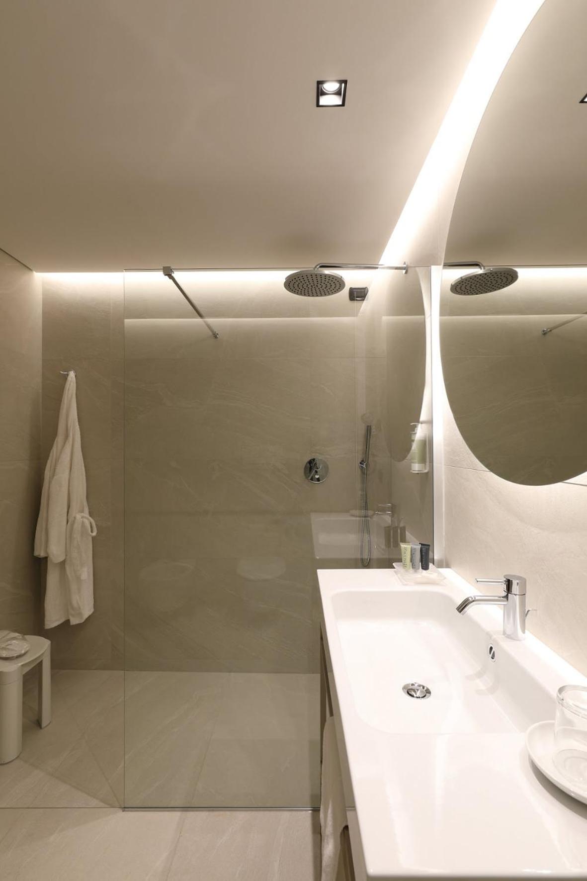 Deluxe Triple Room - Photo 3