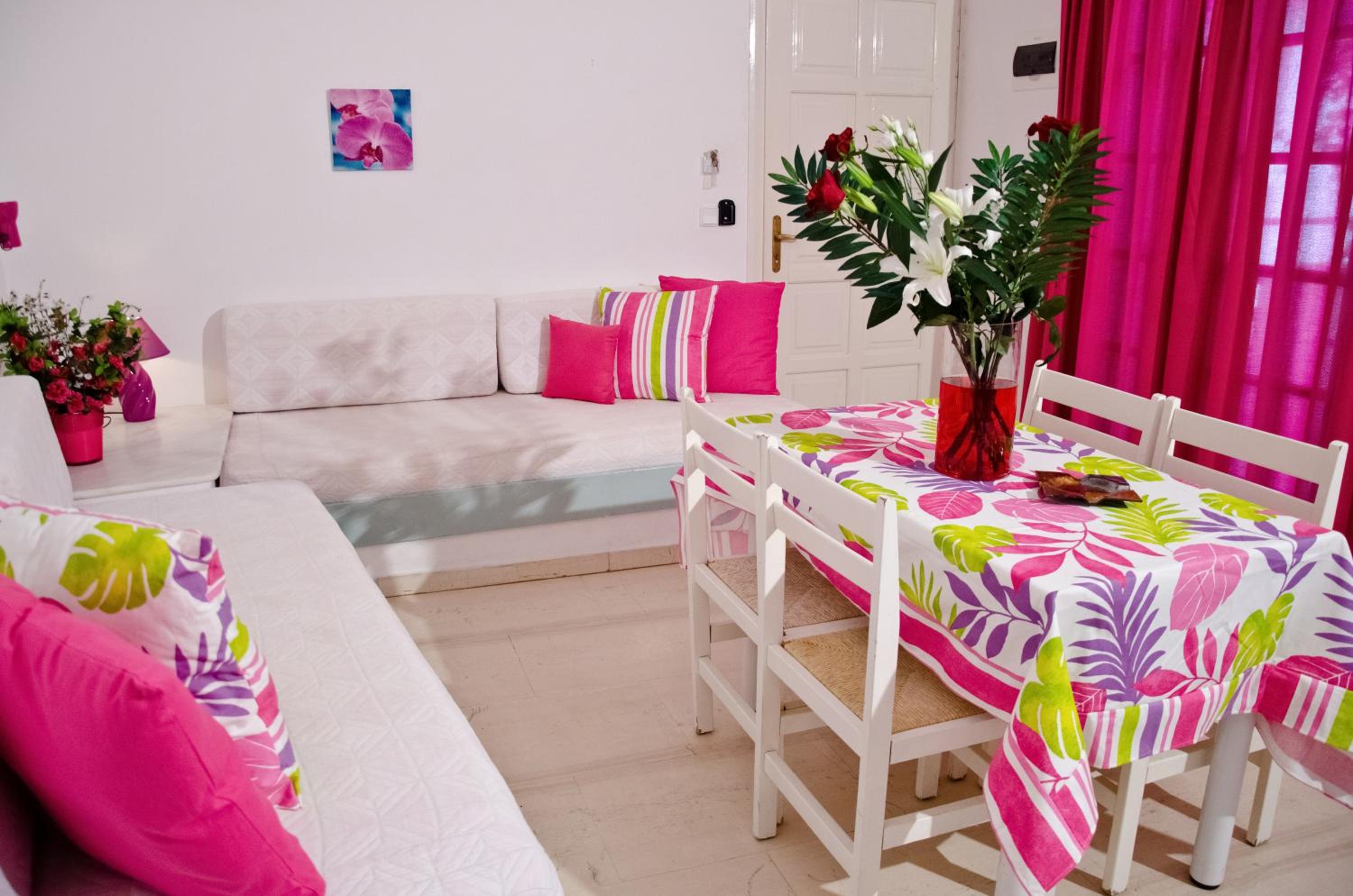 Economy Triple Studio photo 3