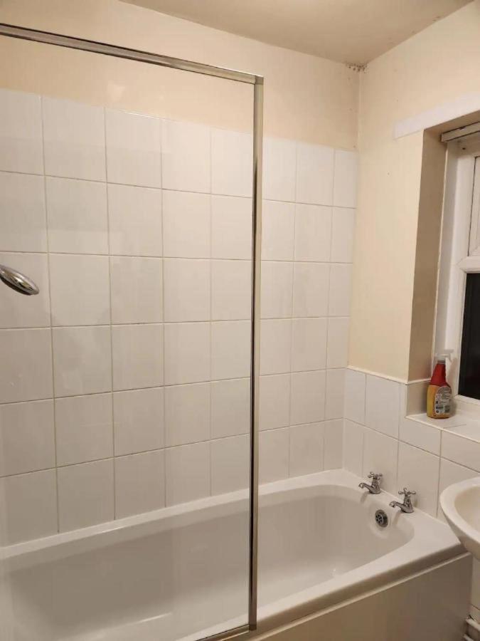 Standard Single Room With Shared Bathroom photo 1