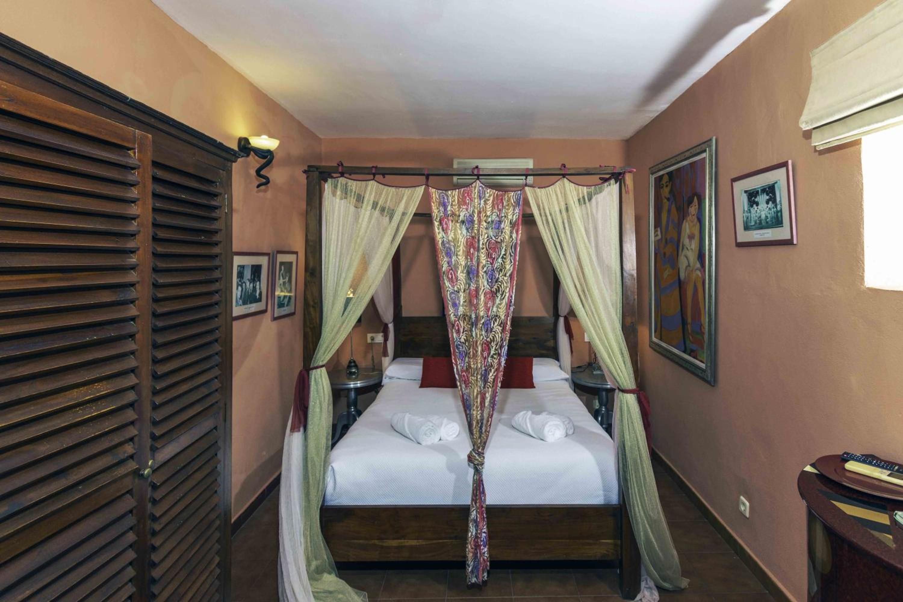 Double Room with Private Bathroom photo 2