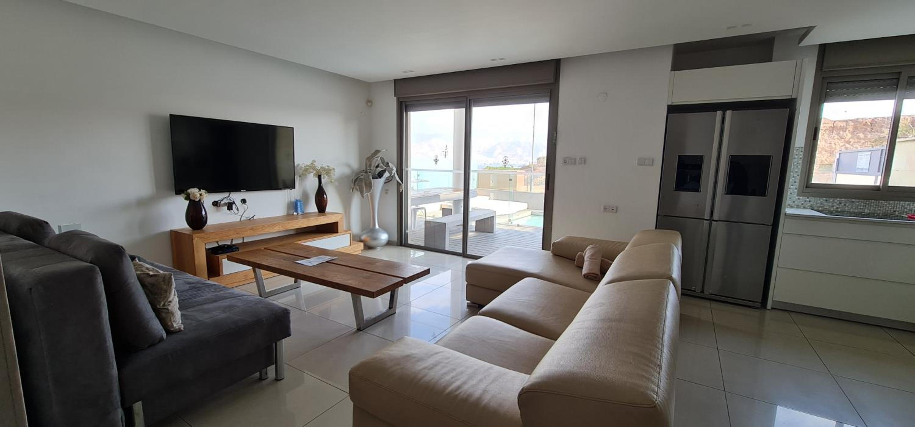 Three-Bedroom Apartment with Private Pool - HaEkaliptus 3 St