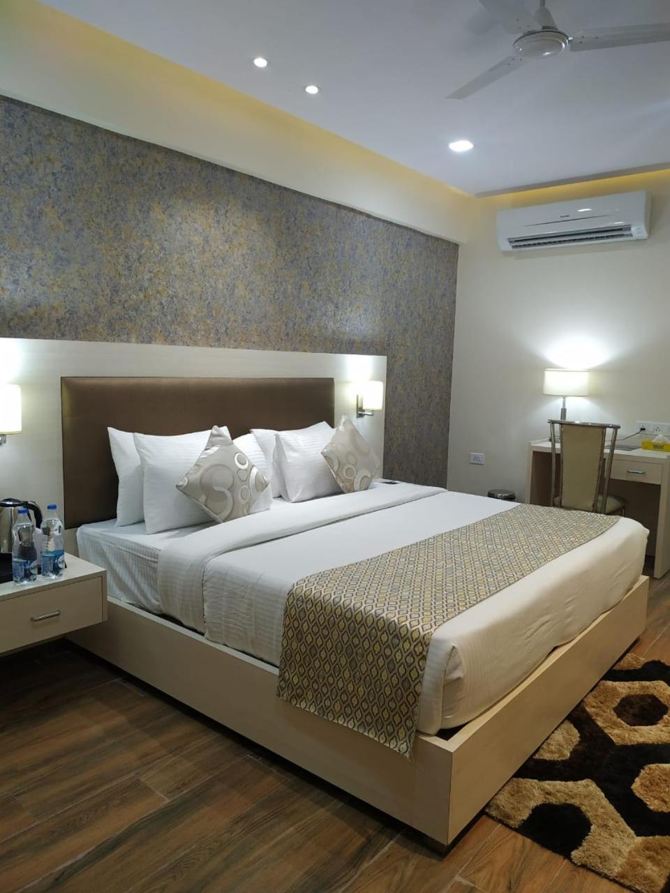 Deluxe Double Room photo 2