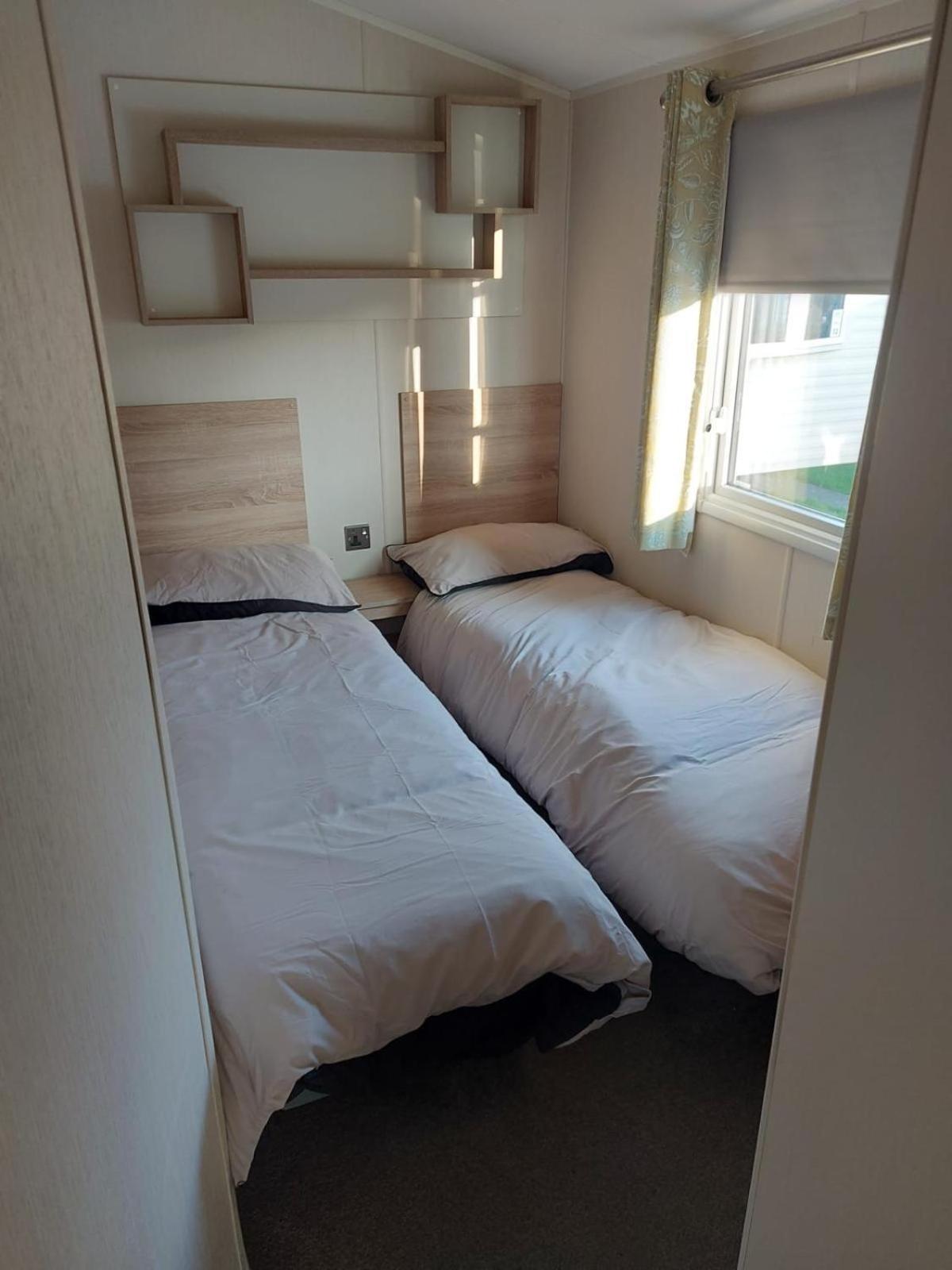 Mobile Home photo 3