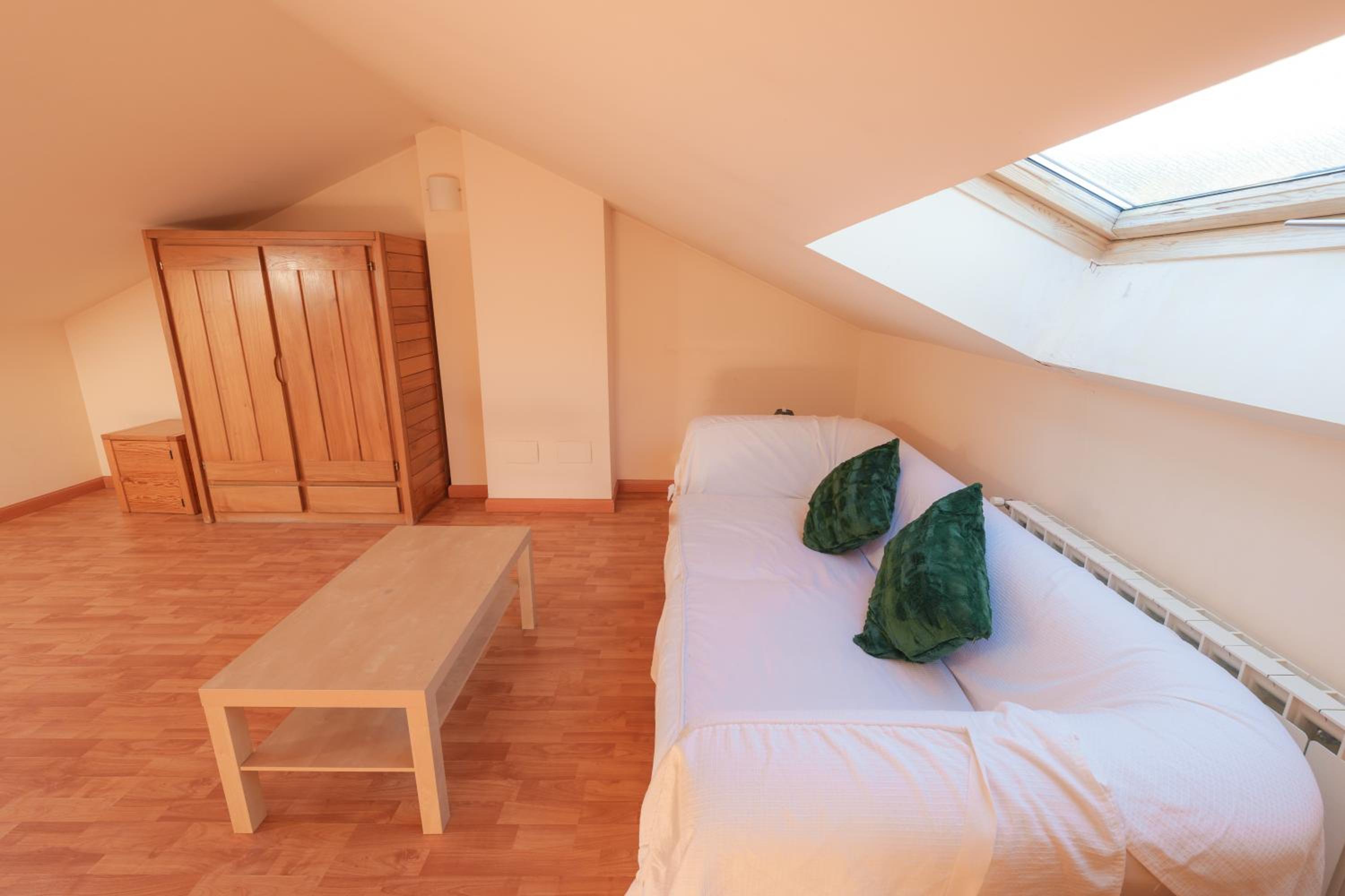 Four-Bedroom House photo 2