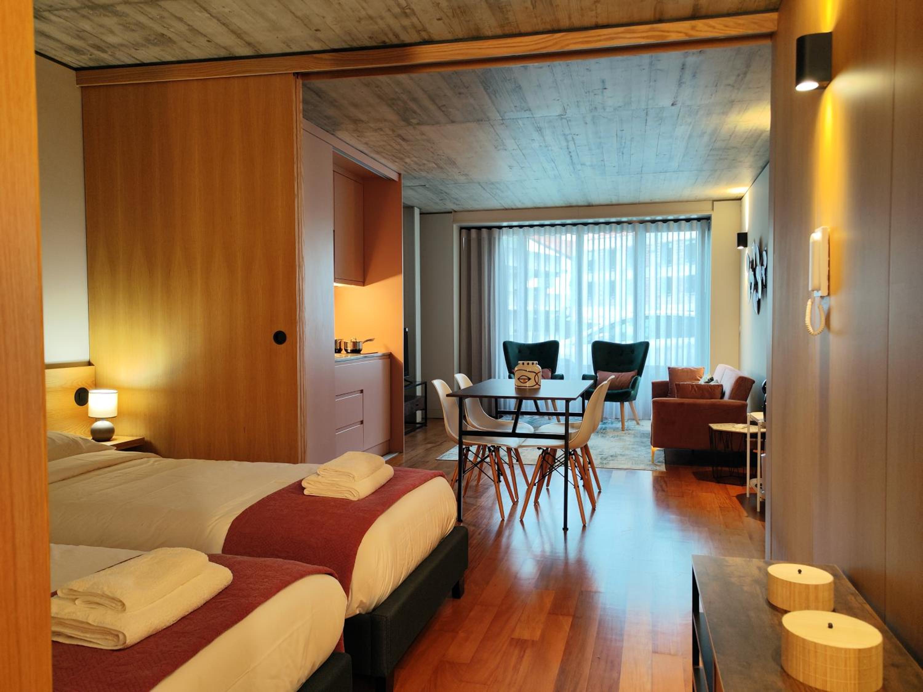 One-Bedroom Apartment photo 1