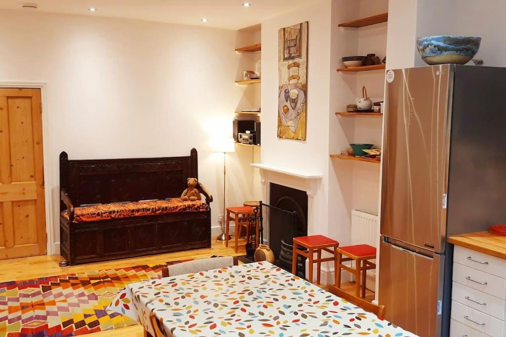 Three-Bedroom House photo 2