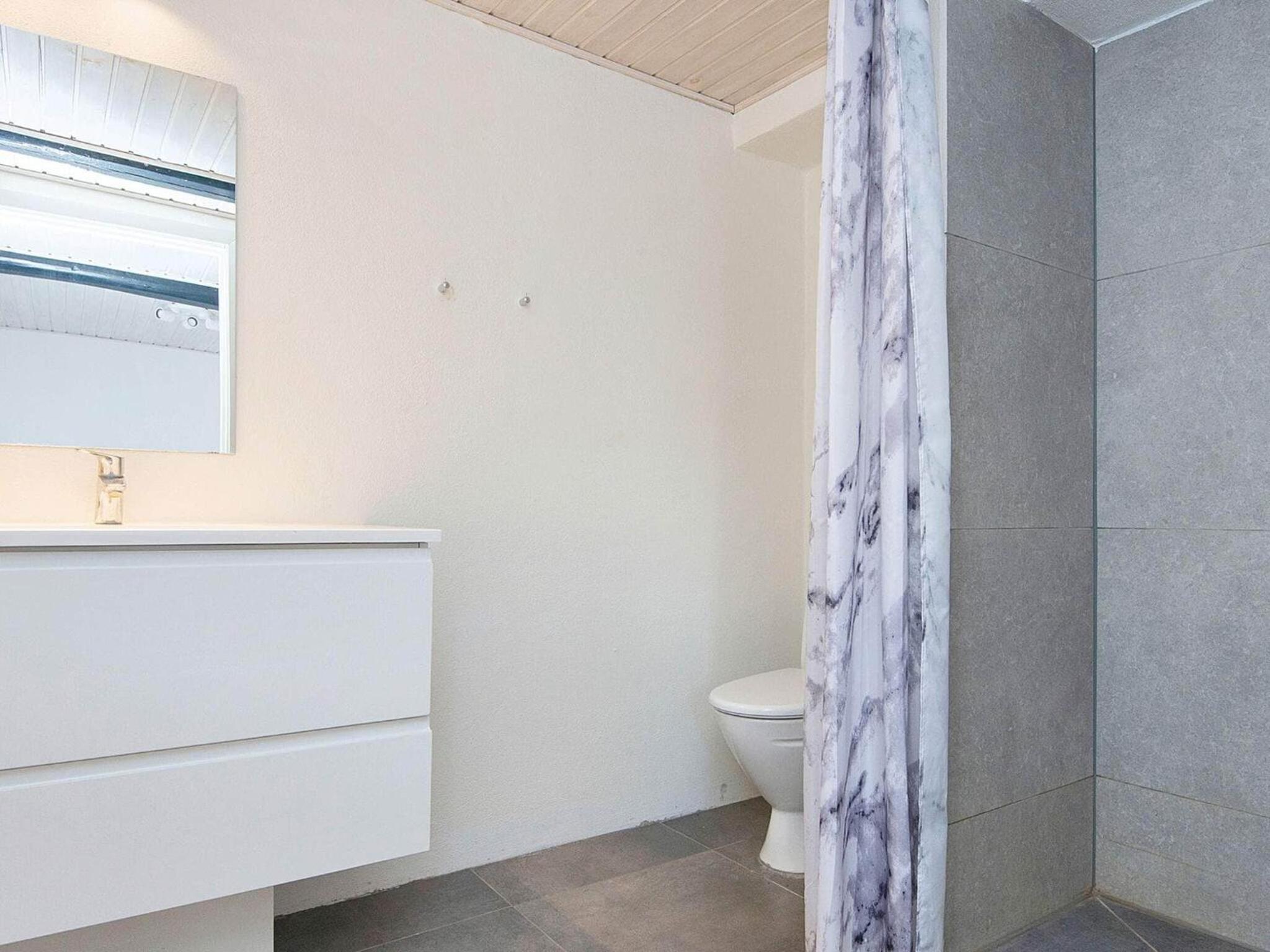 Two-Bedroom Holiday Home photo 2