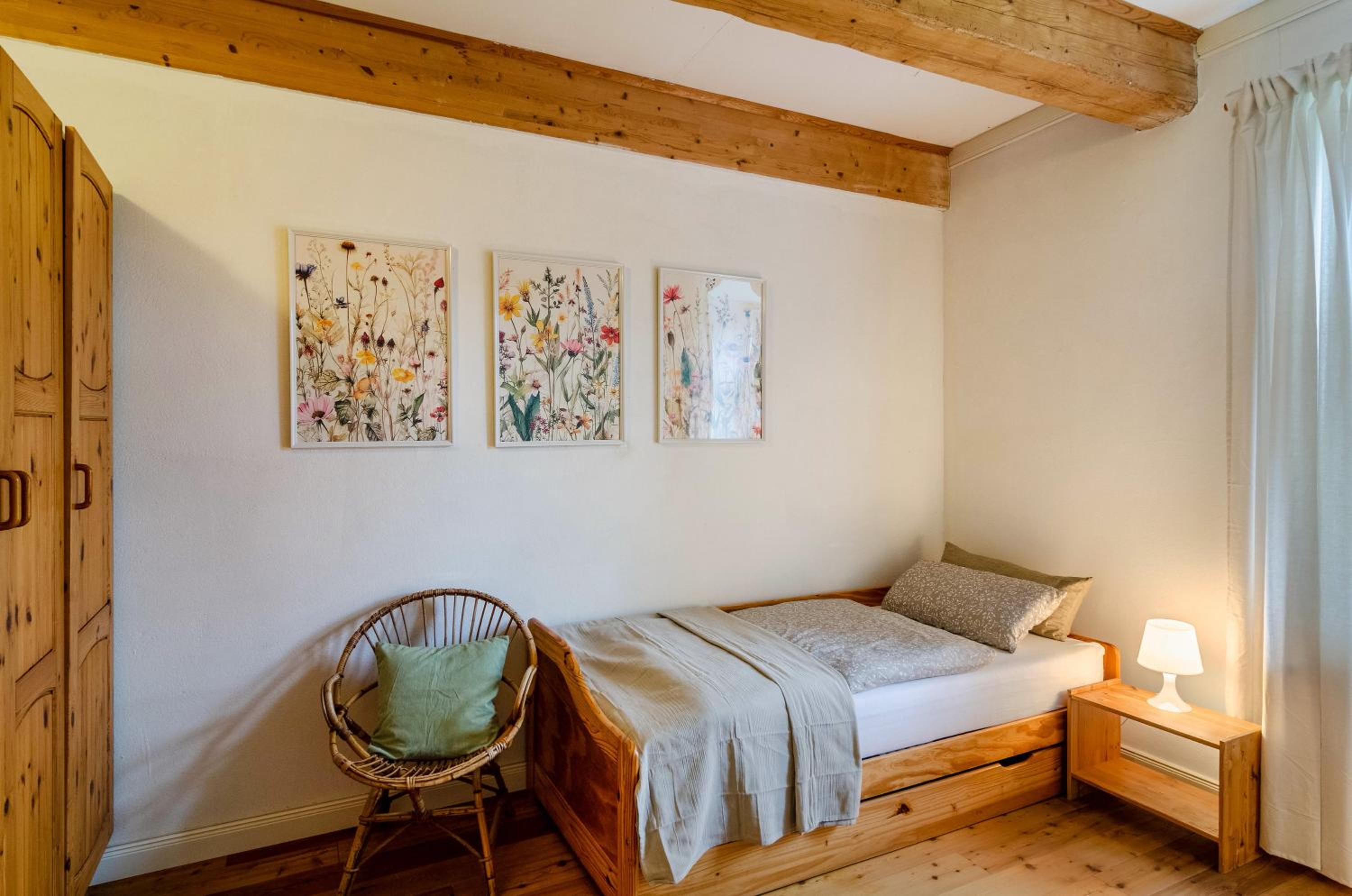 Two-Bedroom Deluxe Apartment with Garden View photo 2