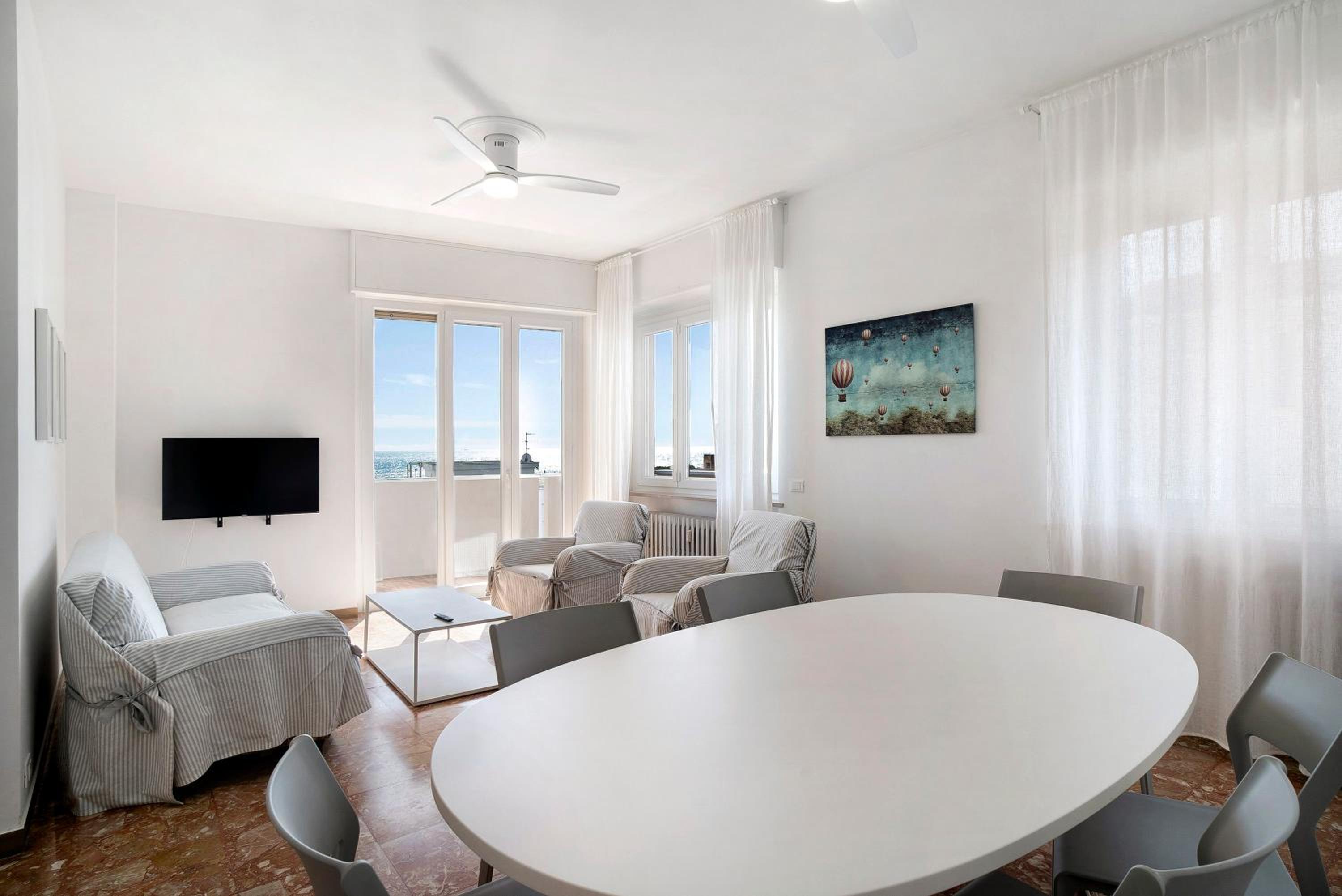 Two-Bedroom Deluxe Apartment with Ocean View photo 3