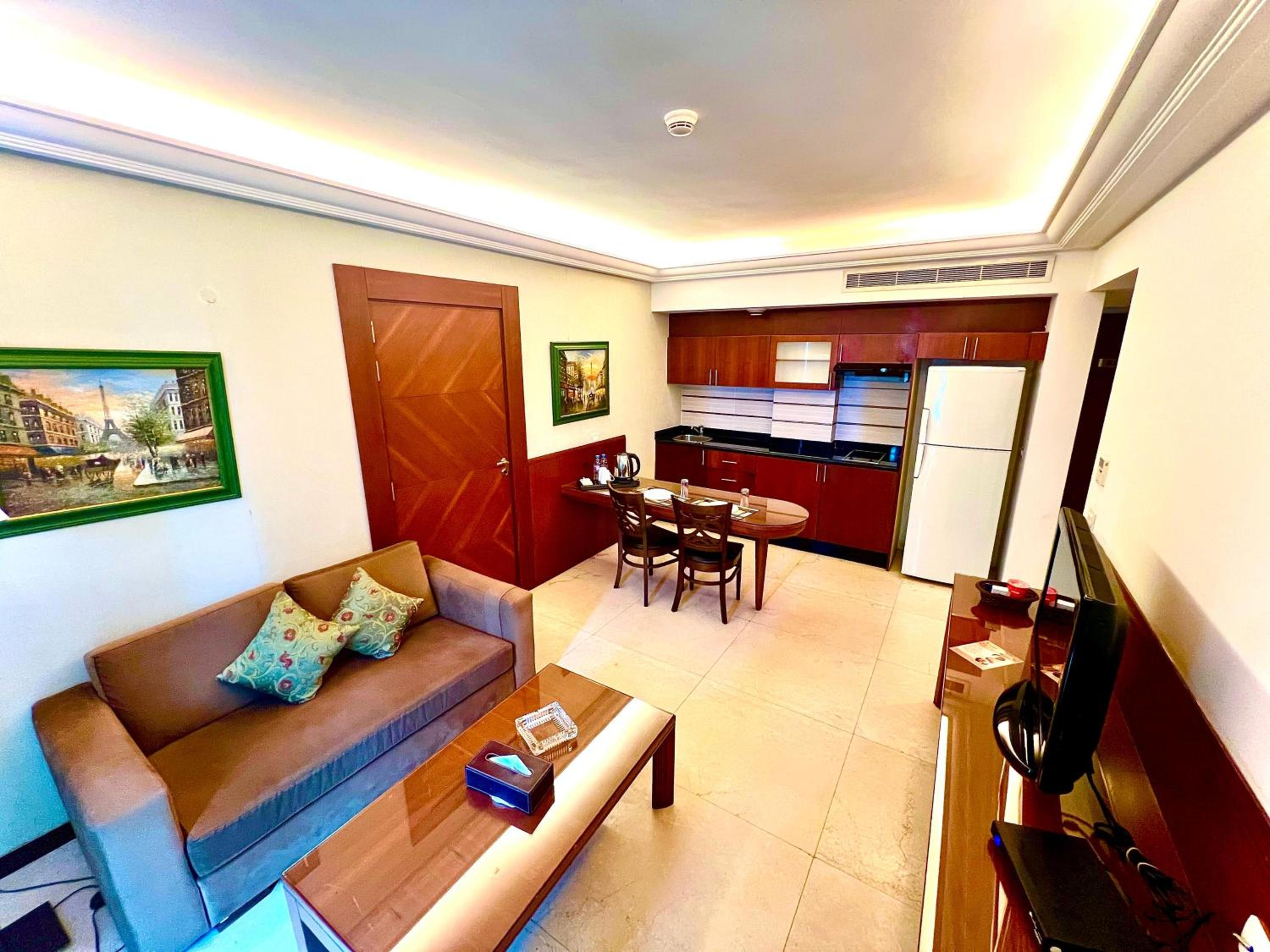 Executive Suite photo 2
