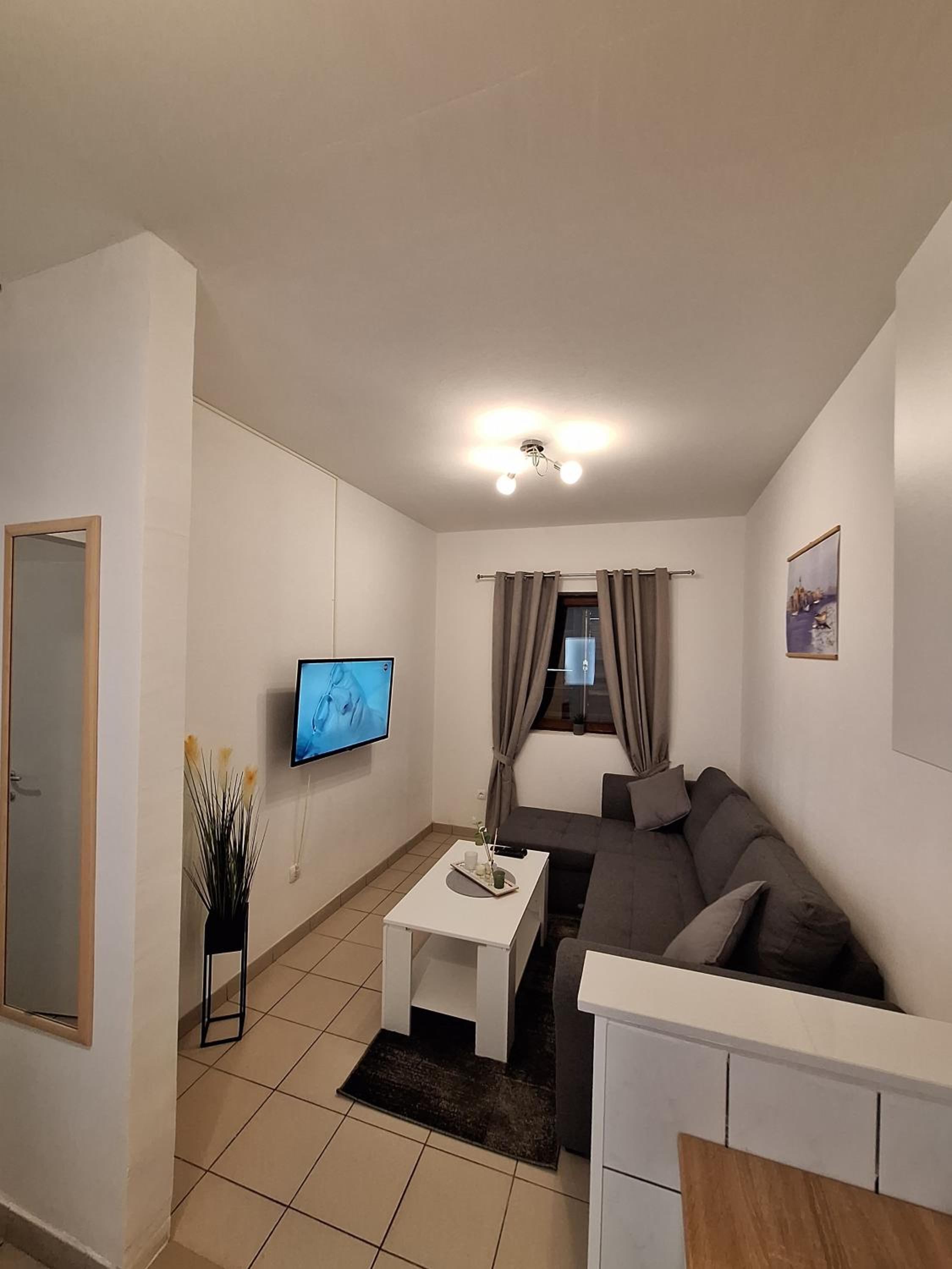 Apartment photo 3