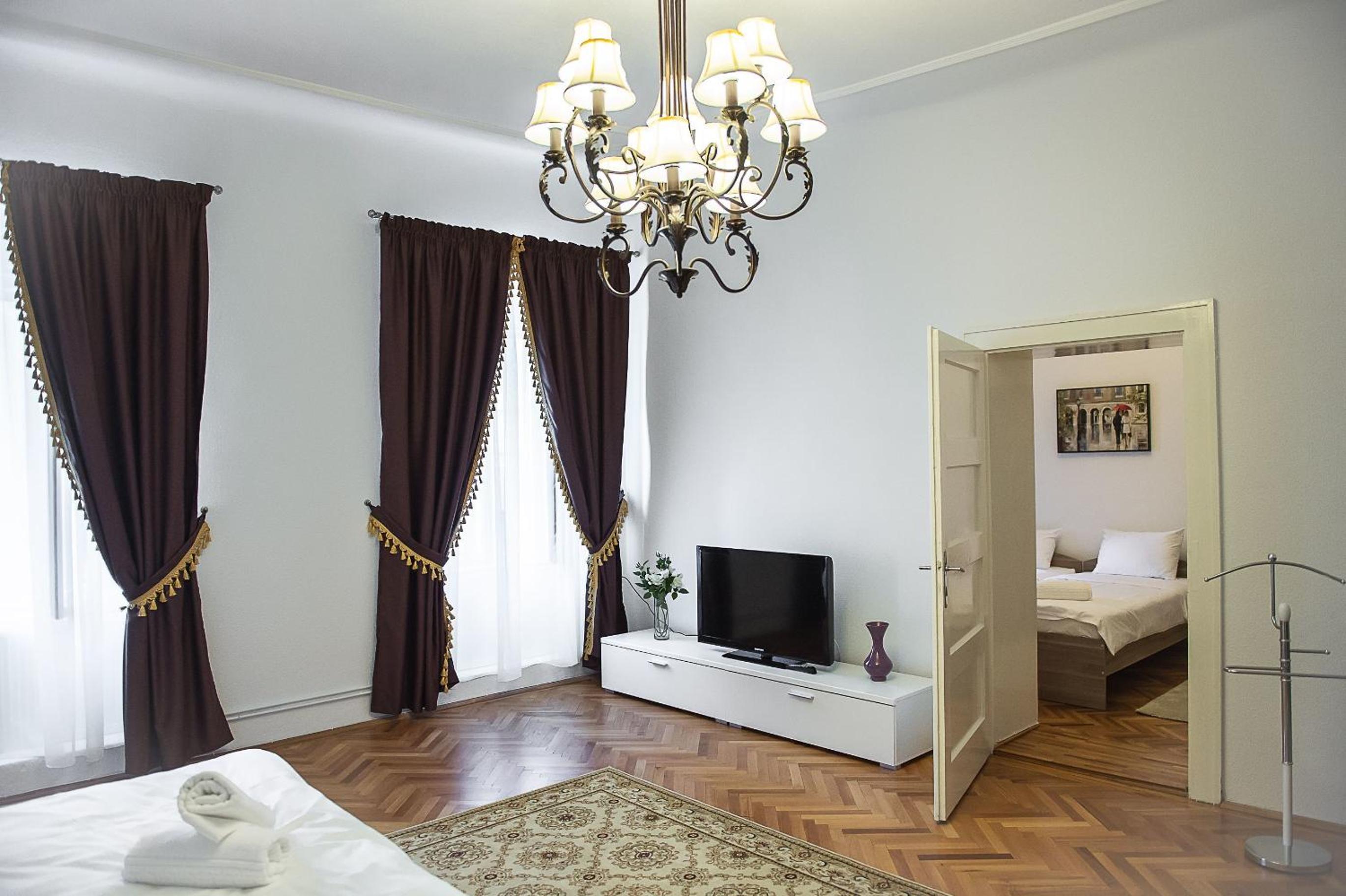 Two-Bedroom Apartment - Photo 7