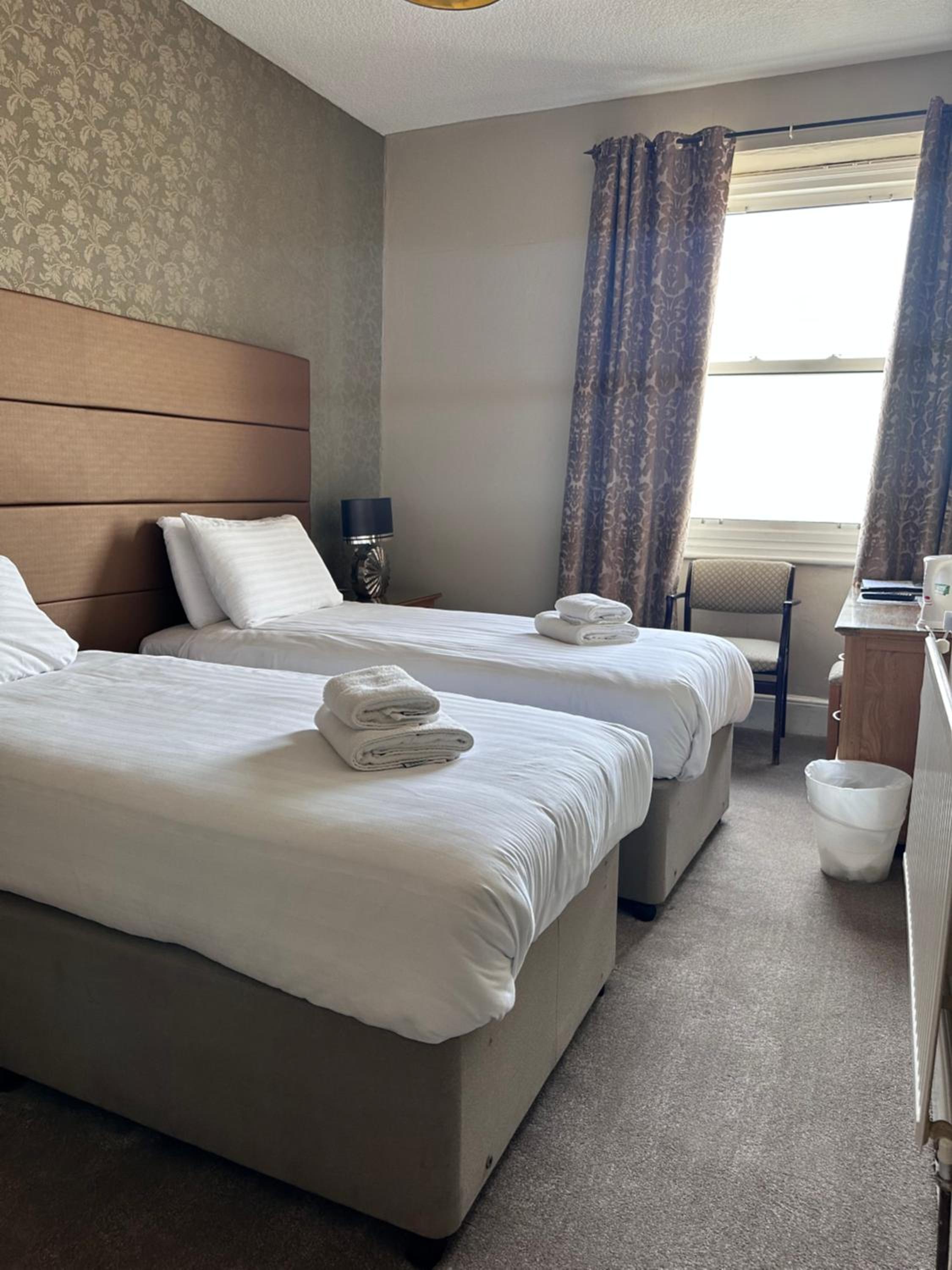 Twin Room with Sea View photo 3