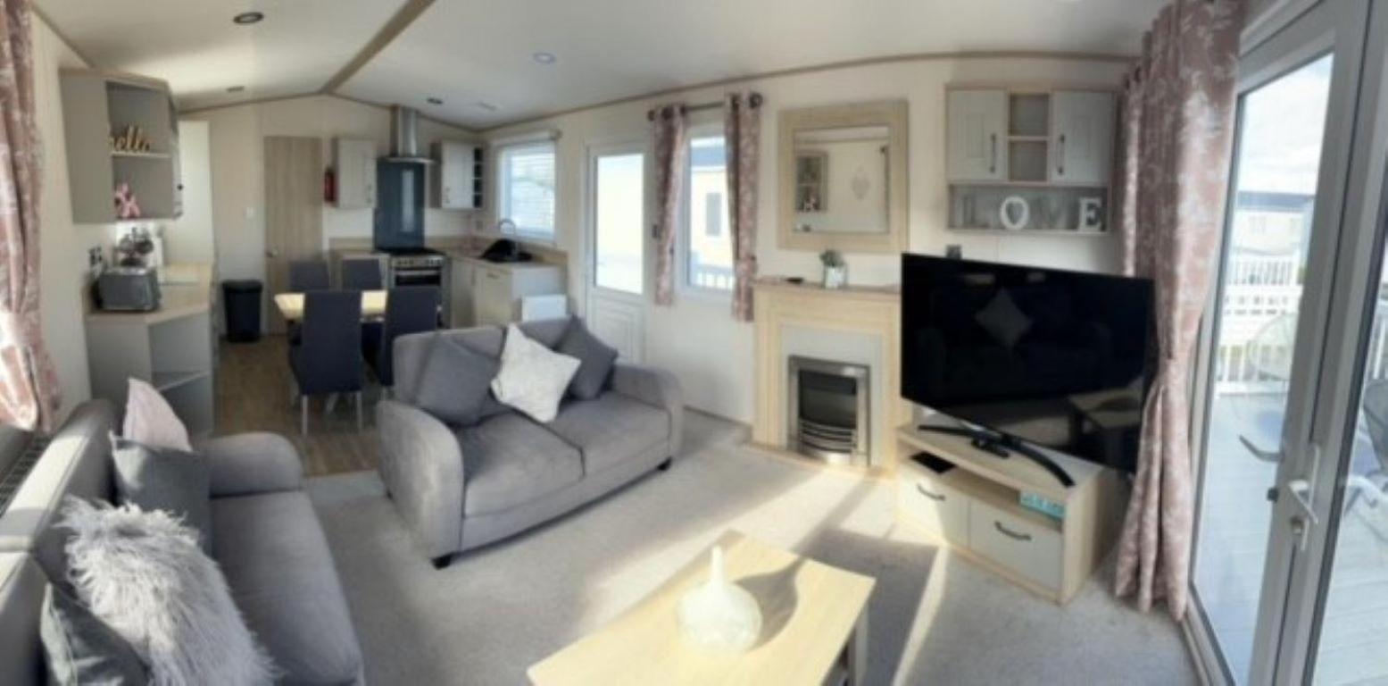 Mobile Home photo 2