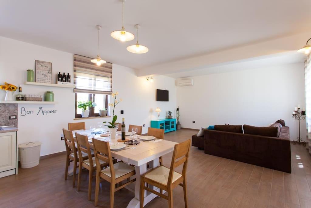 Three-Bedroom Villa photo 2