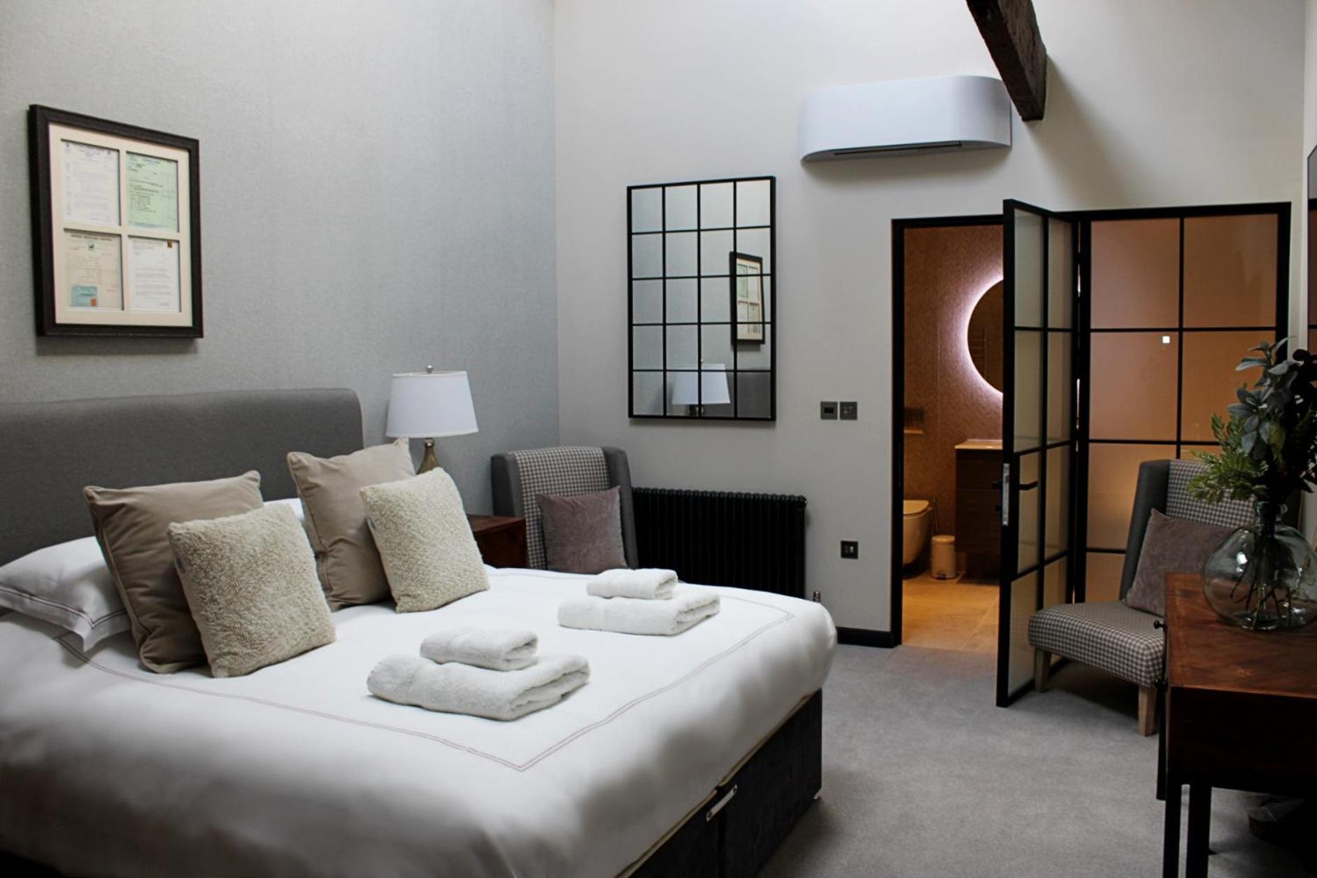 Deluxe Double or Twin Room - Photo 1