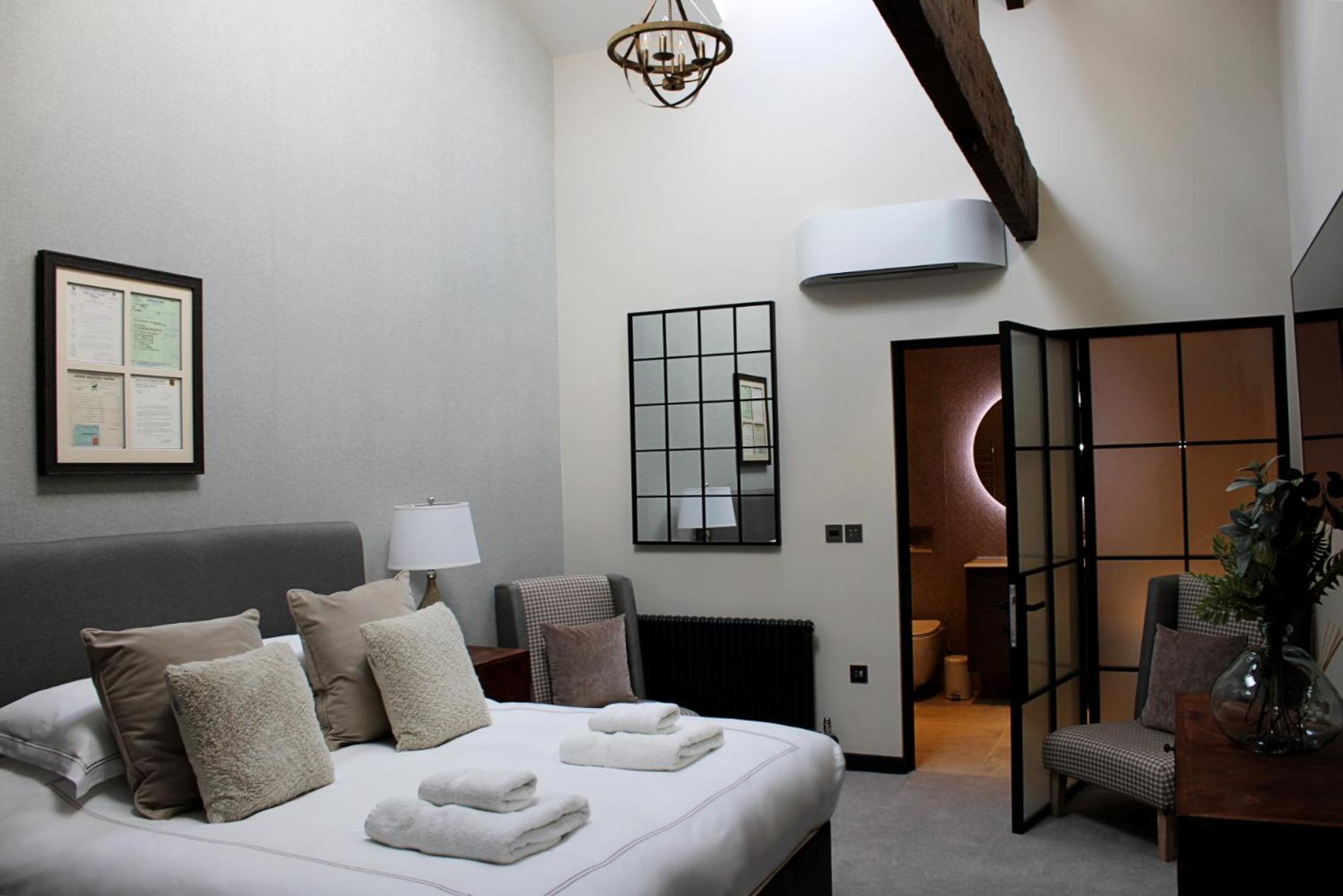 Deluxe Double or Twin Room - Photo 5
