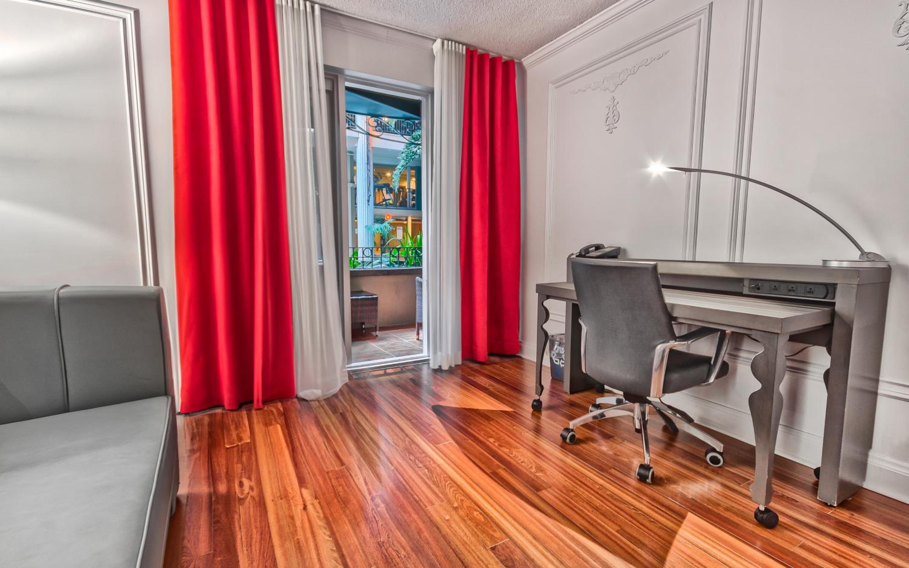 Interior Terrace Room, 1 Queen Bed and 1 Queen Murphy Bed photo 3