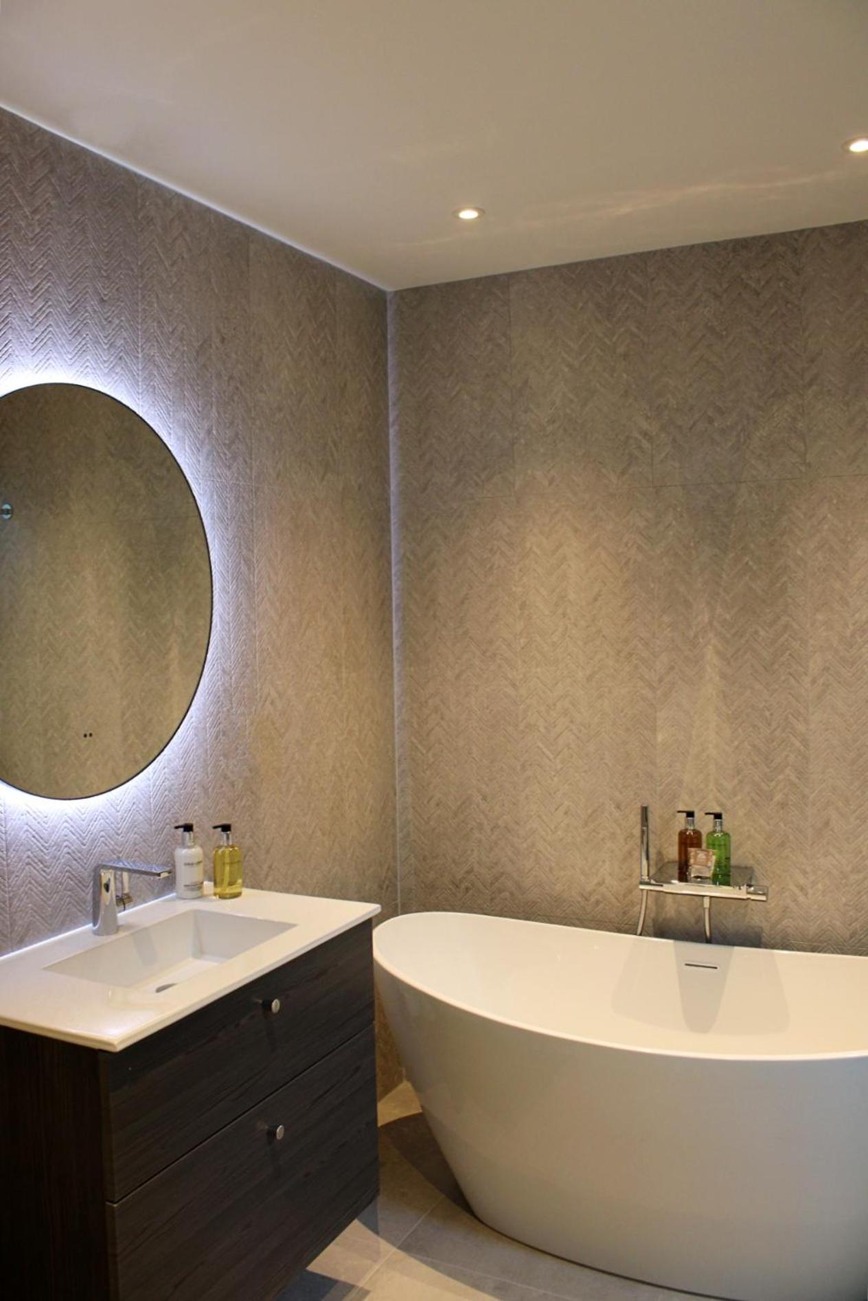 Deluxe Double or Twin Room - Photo 11