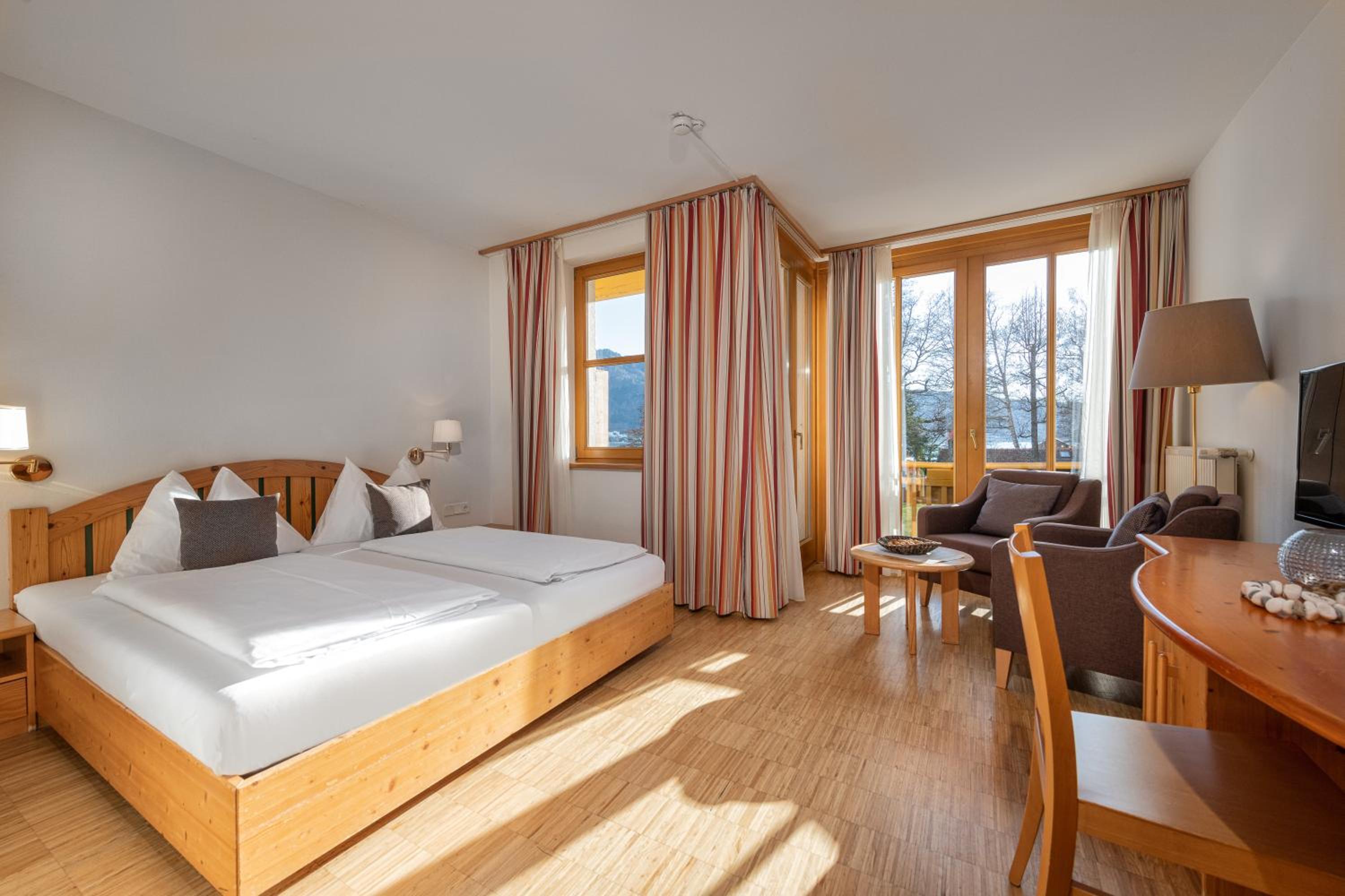 Double Room with Lake View
