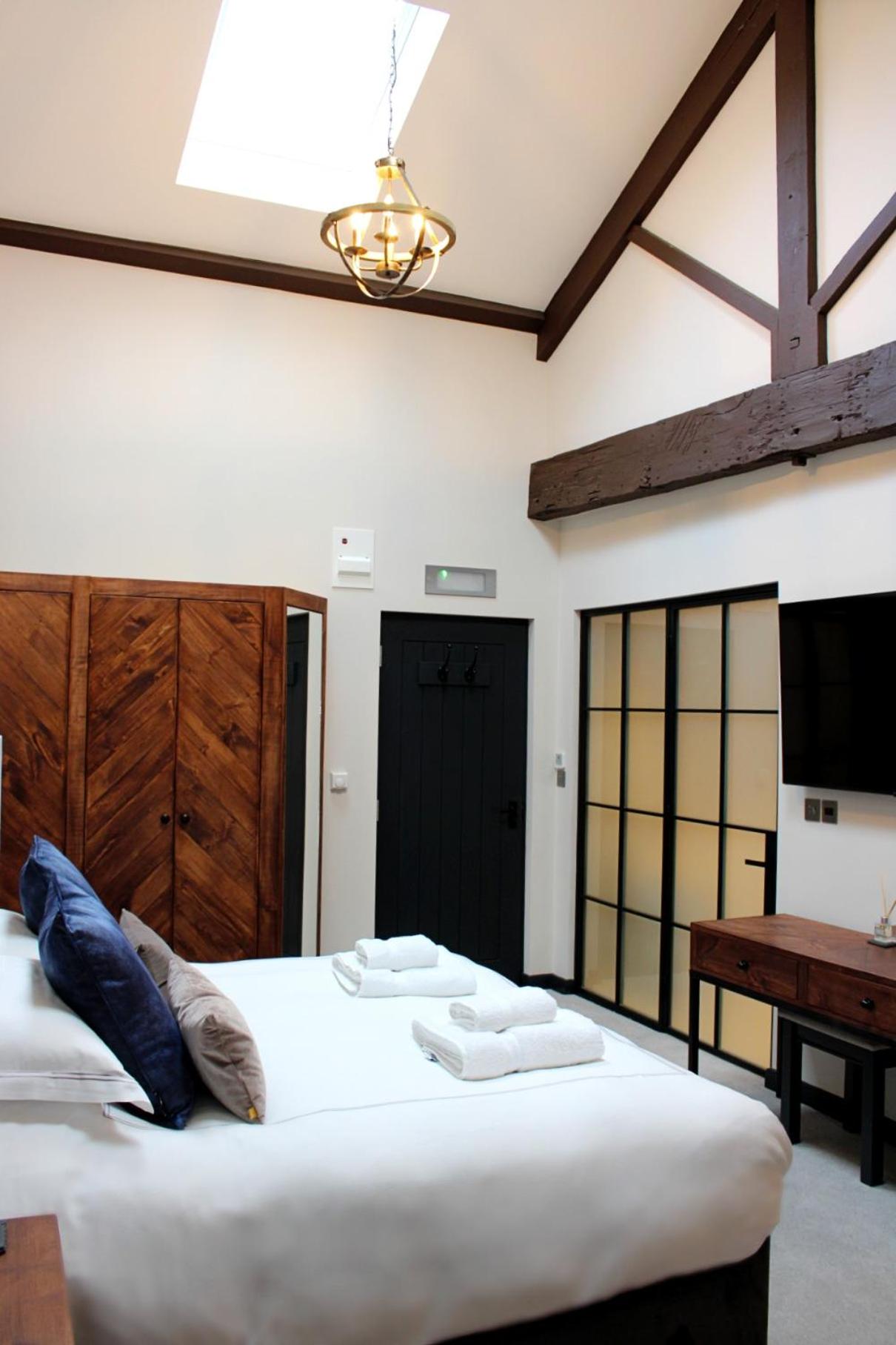 Superior Deluxe Double or Twin Room  - Photo 1