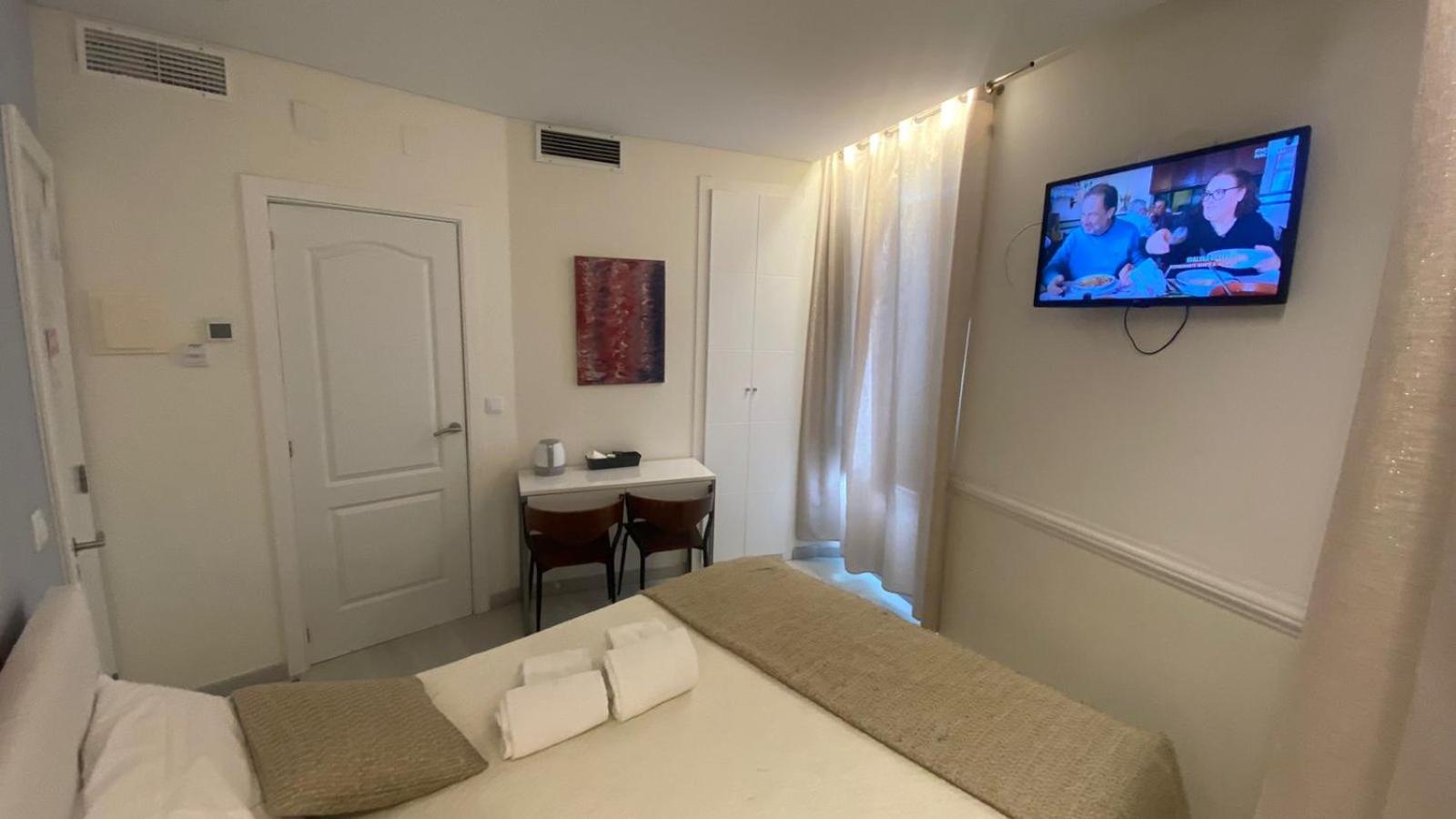 Double Room - Photo 6