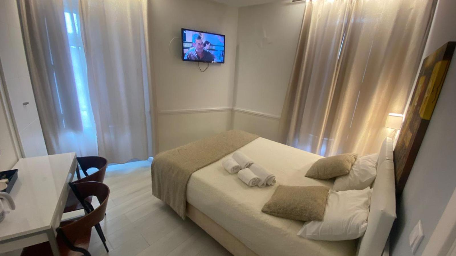 Double Room - Photo 2
