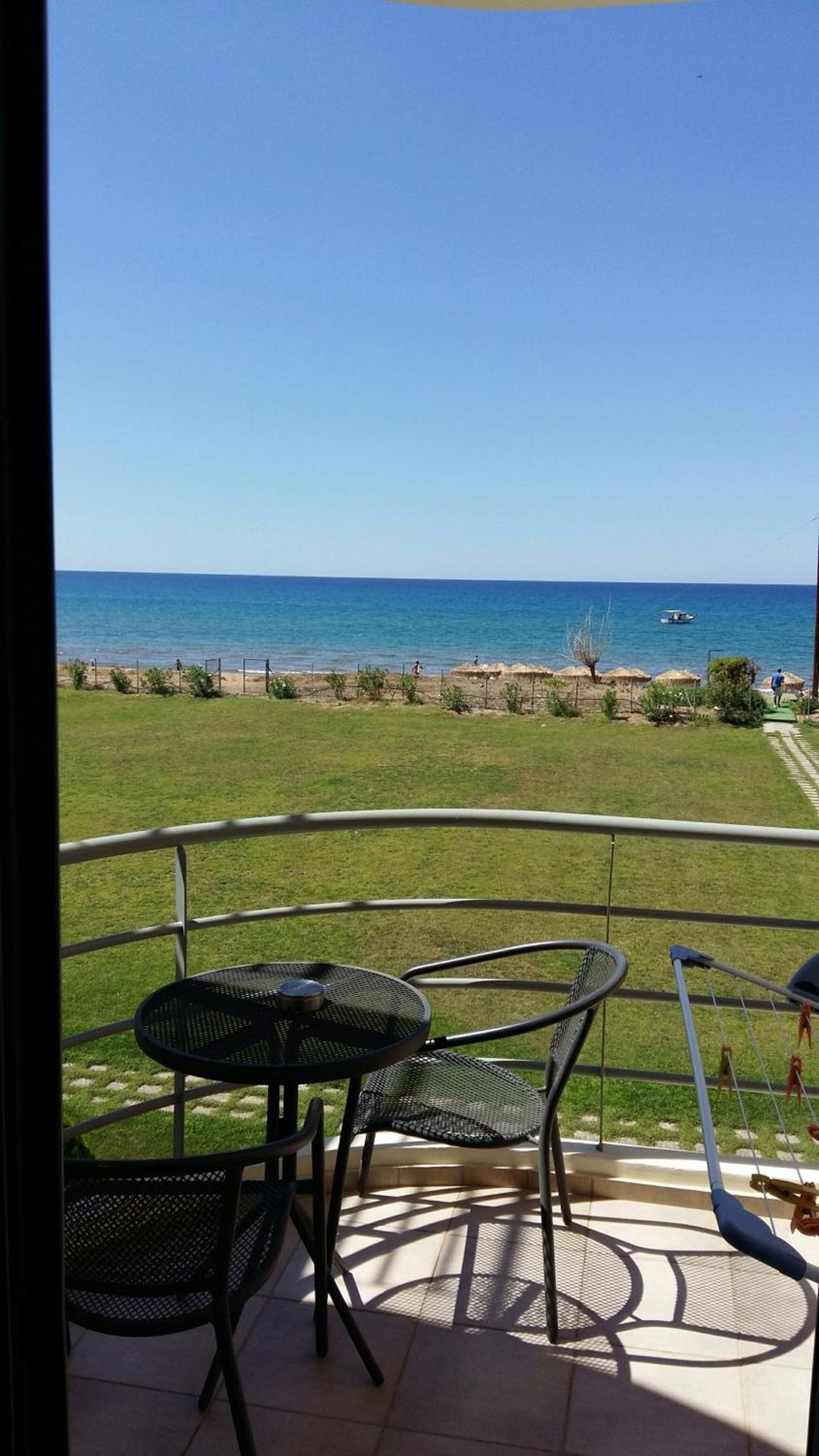 Deluxe Double Room with Sea View - Photo 3