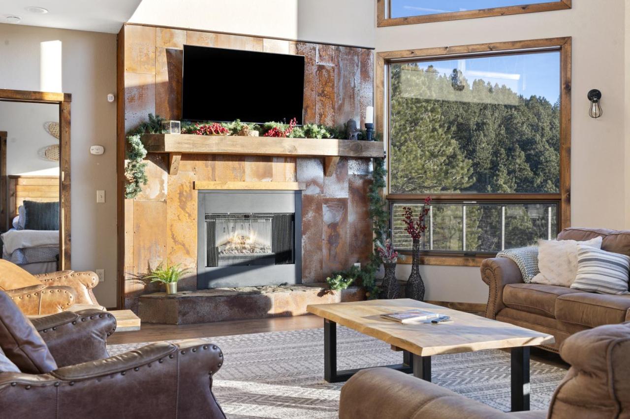 Five-Bedroom House photo 2