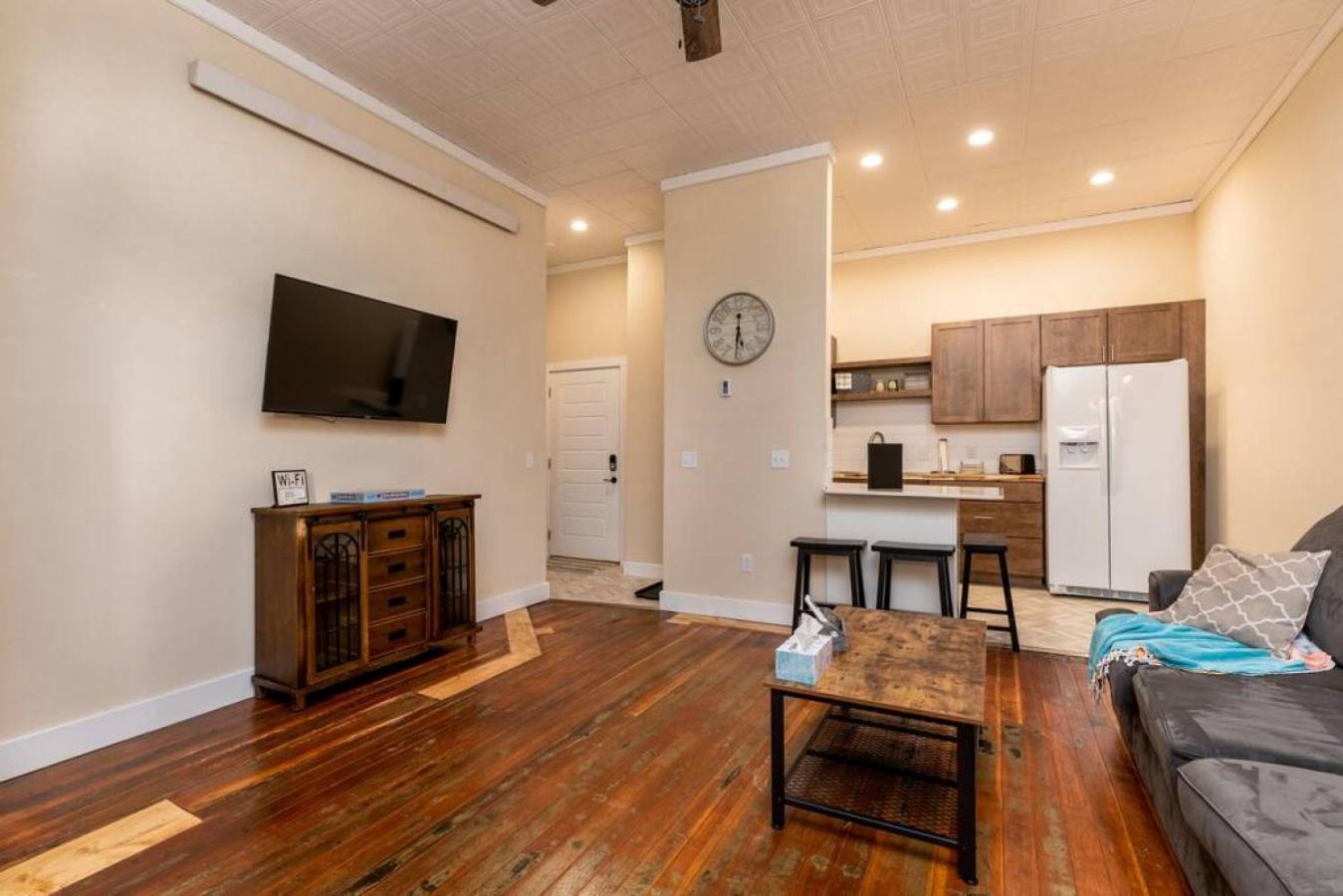 Apartment photo 1