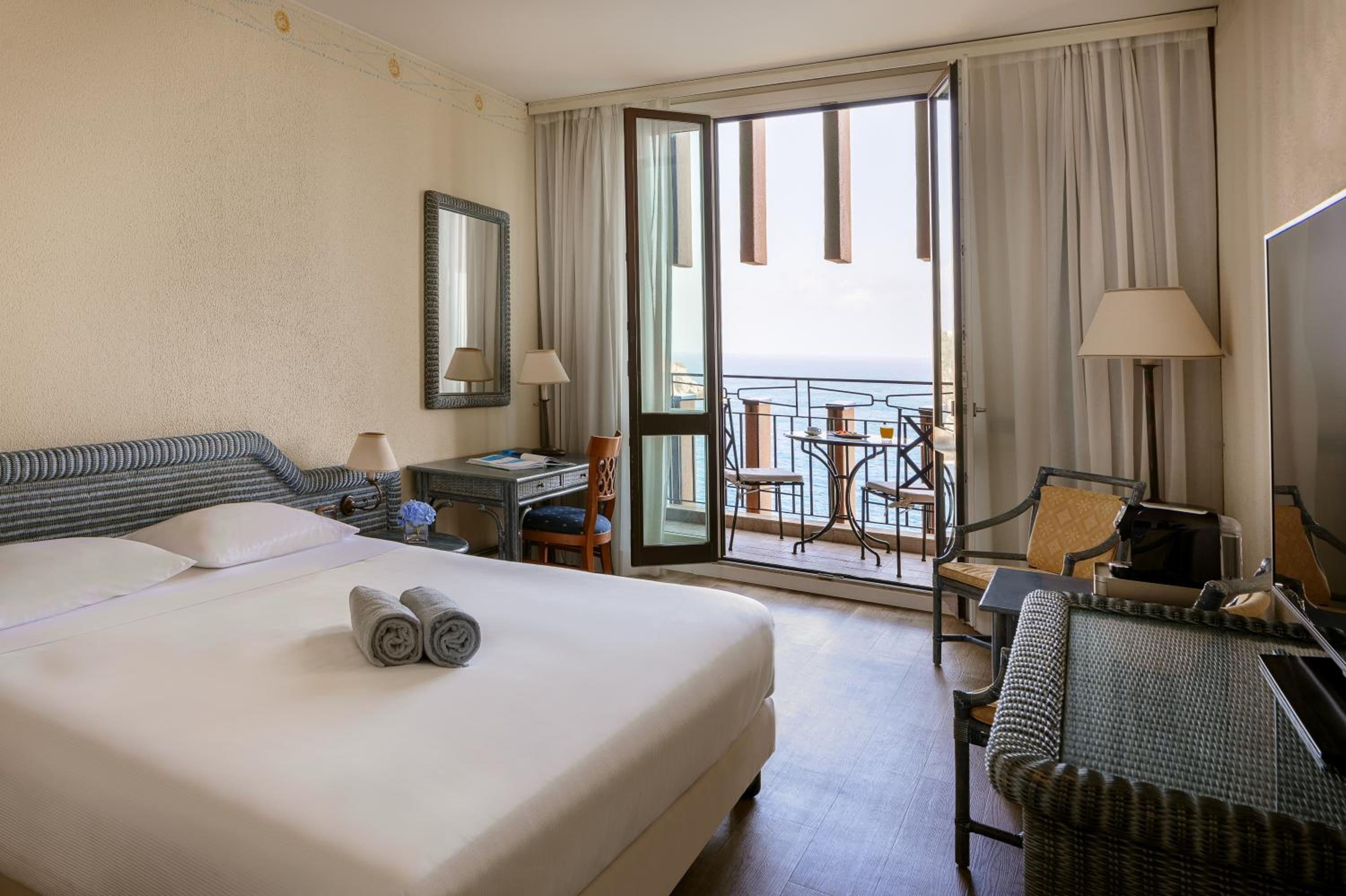 Deluxe Double Room - Photo 2