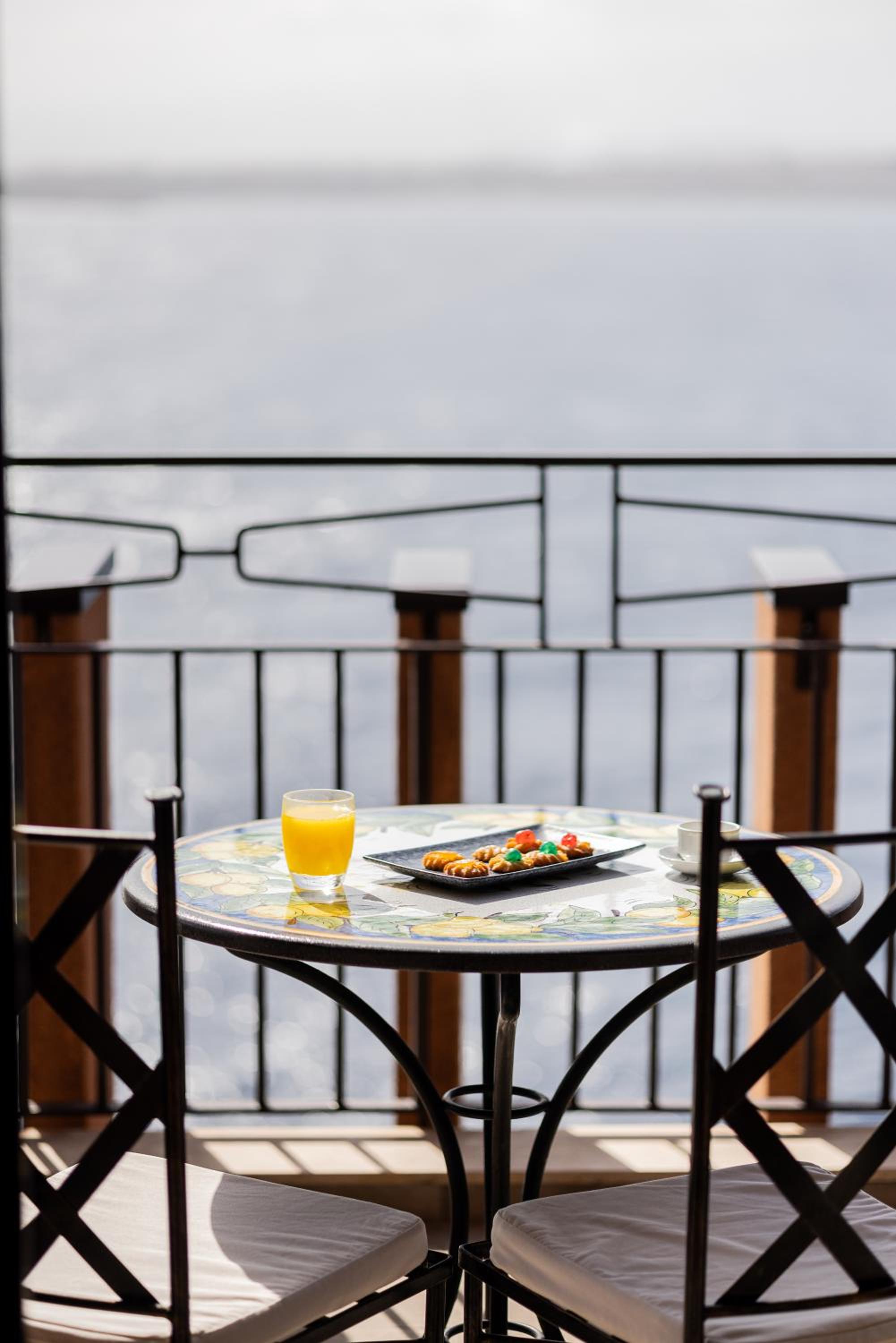 Premium Double Room with Sea View - Photo 2